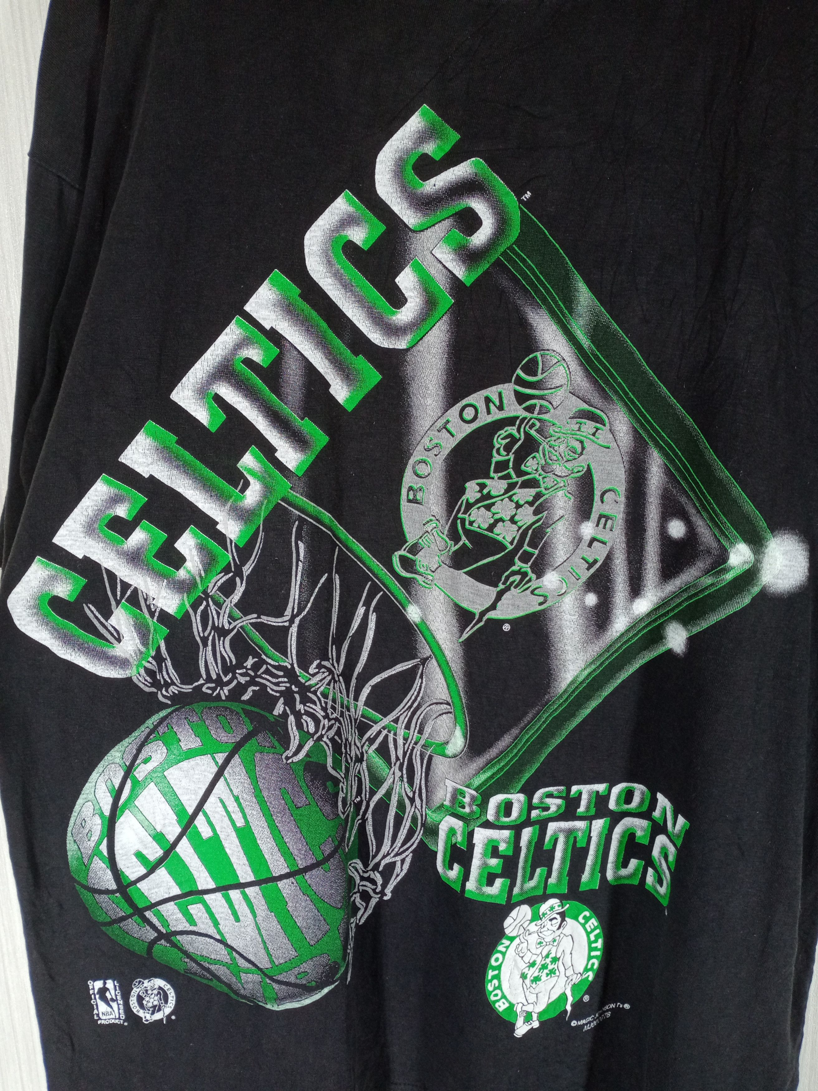 NBA Vintage 90s Boston Celtics Magic Johnson NBA Tshirt Size US L / EU 52-54 / 3 - 2 Thumbnail