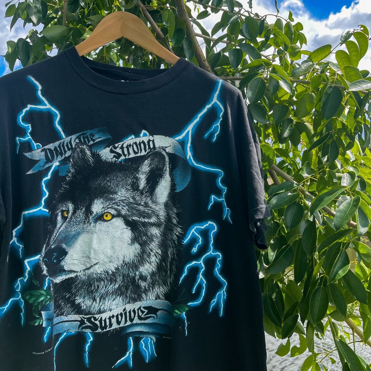 Vintage Vintage 90s American Thunder Travis Scott Wolf Lightning Size US L / EU 52-54 / 3 - 3 Thumbnail