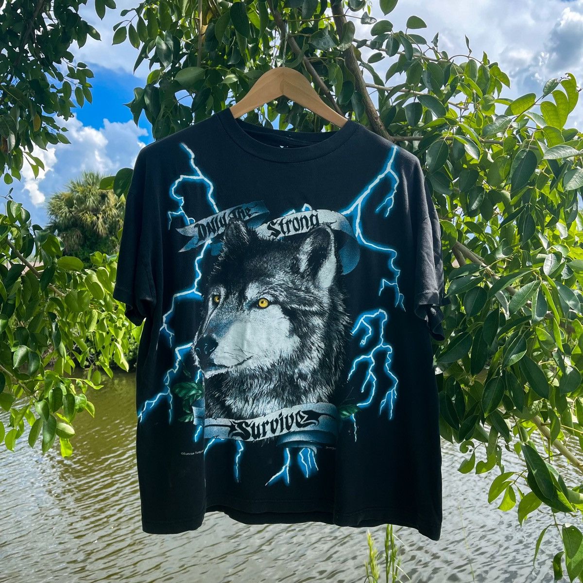 Vintage Vintage 90s American Thunder Travis Scott Wolf Lightning Size US L / EU 52-54 / 3 - 1 Thumbnail