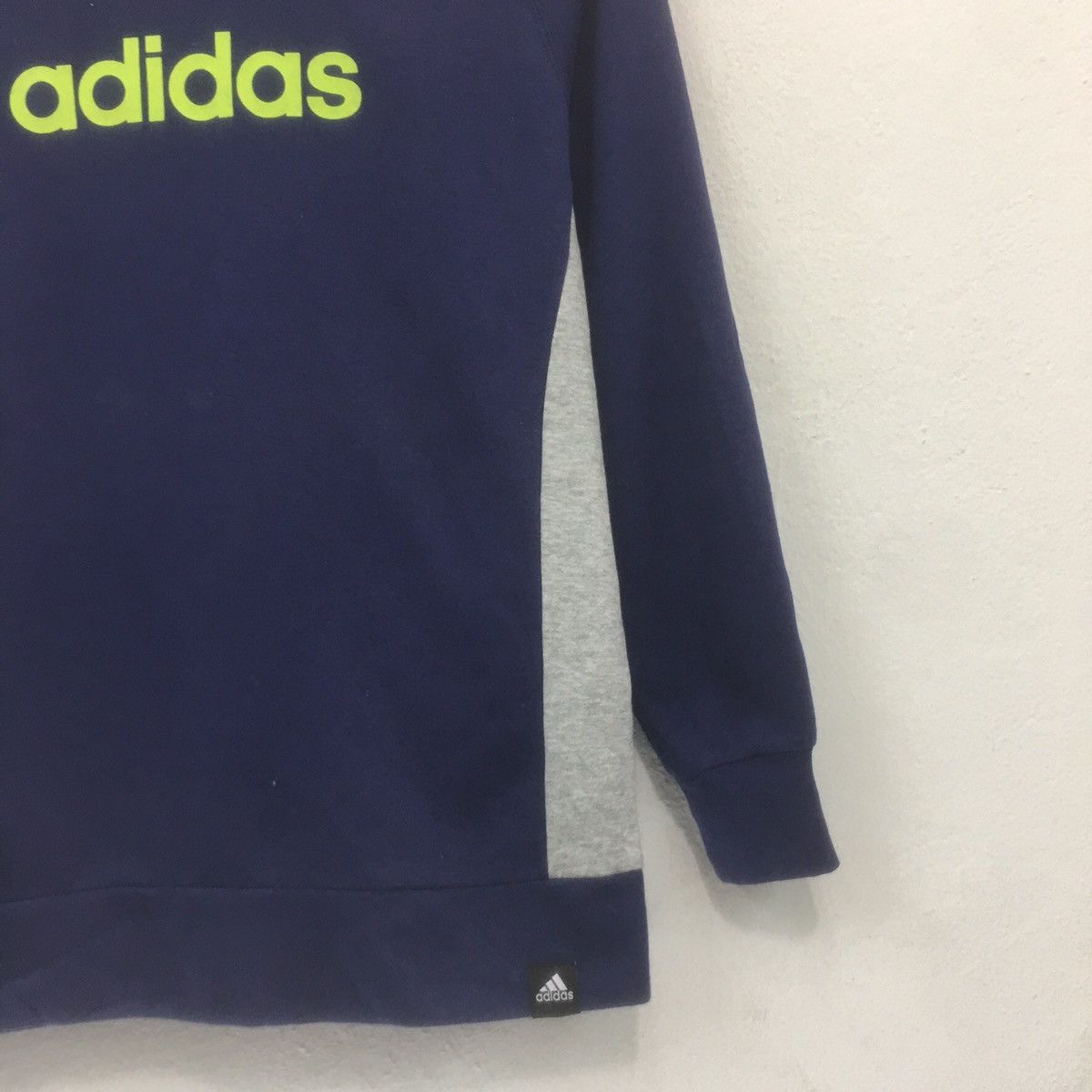 Adidas Vintage Adidas Sweatshirt Crewneck BigLogo Adidas Size US S / EU 44-46 / 1 - 3 Thumbnail