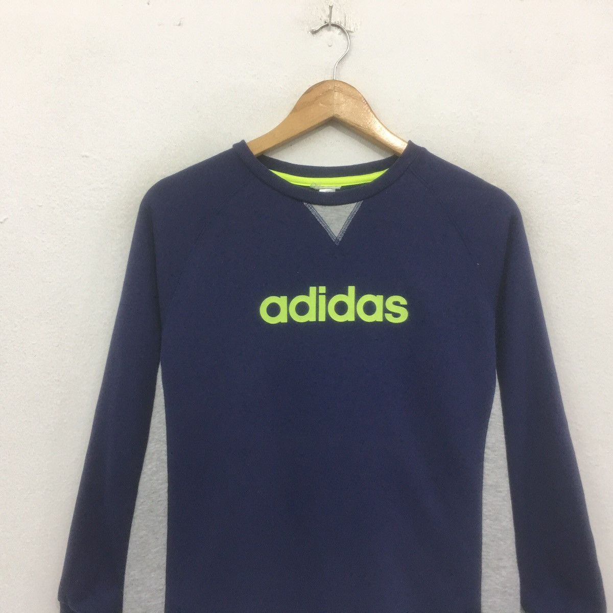 Adidas Vintage Adidas Sweatshirt Crewneck BigLogo Adidas Size US S / EU 44-46 / 1 - 2 Thumbnail