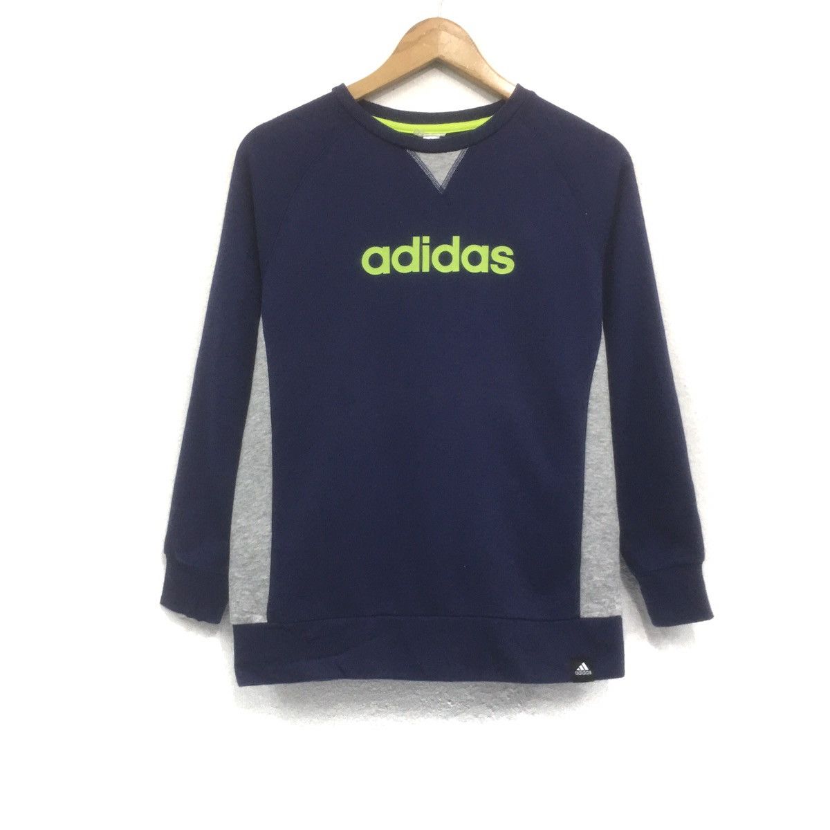 Adidas Vintage Adidas Sweatshirt Crewneck BigLogo Adidas Size US S / EU 44-46 / 1 - 1 Thumbnail