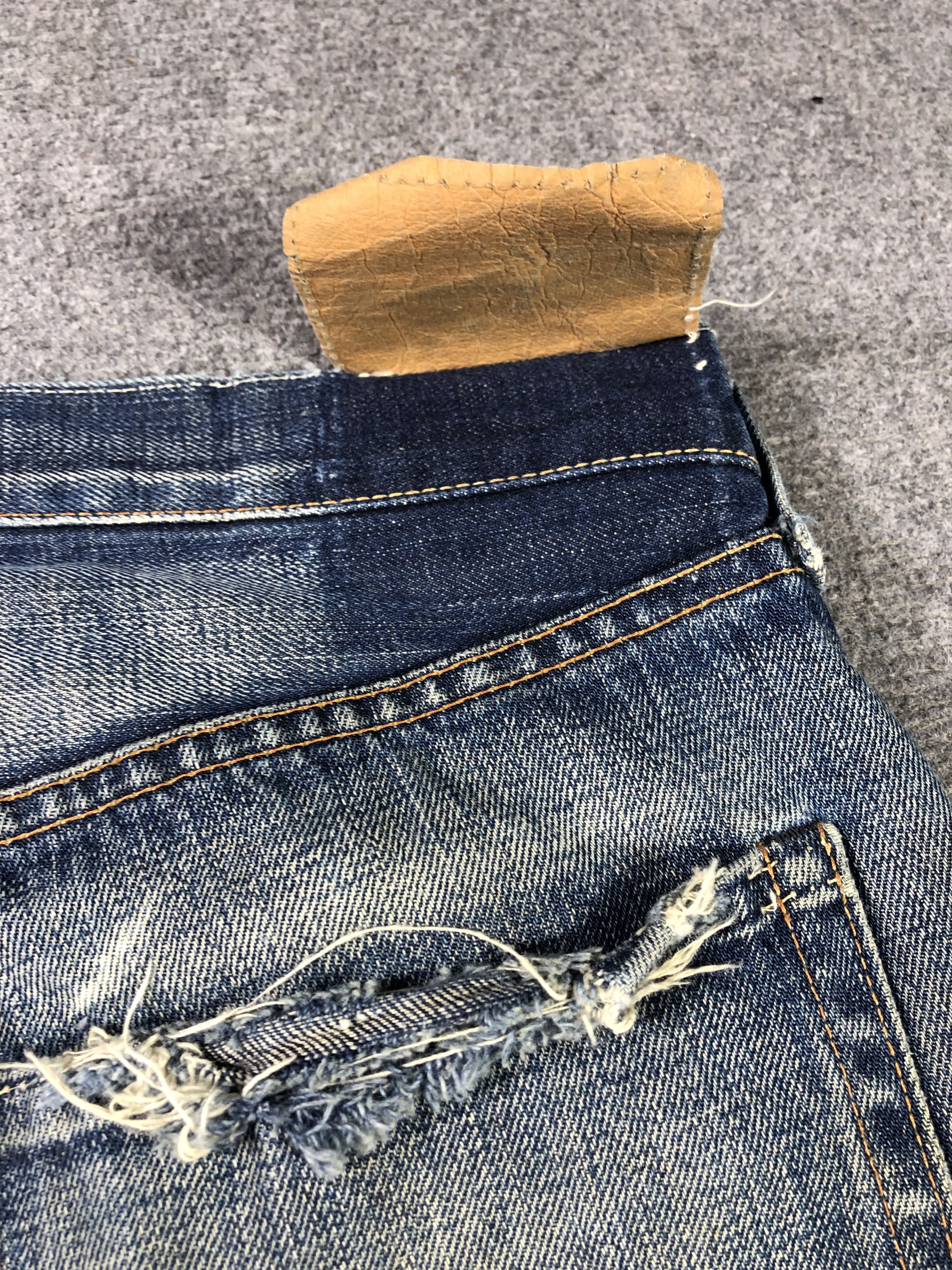 Levi's Faded Blue Vintage Levis Big E LVC Denim Jeans 33x33 Size US 33 - 14 Thumbnail