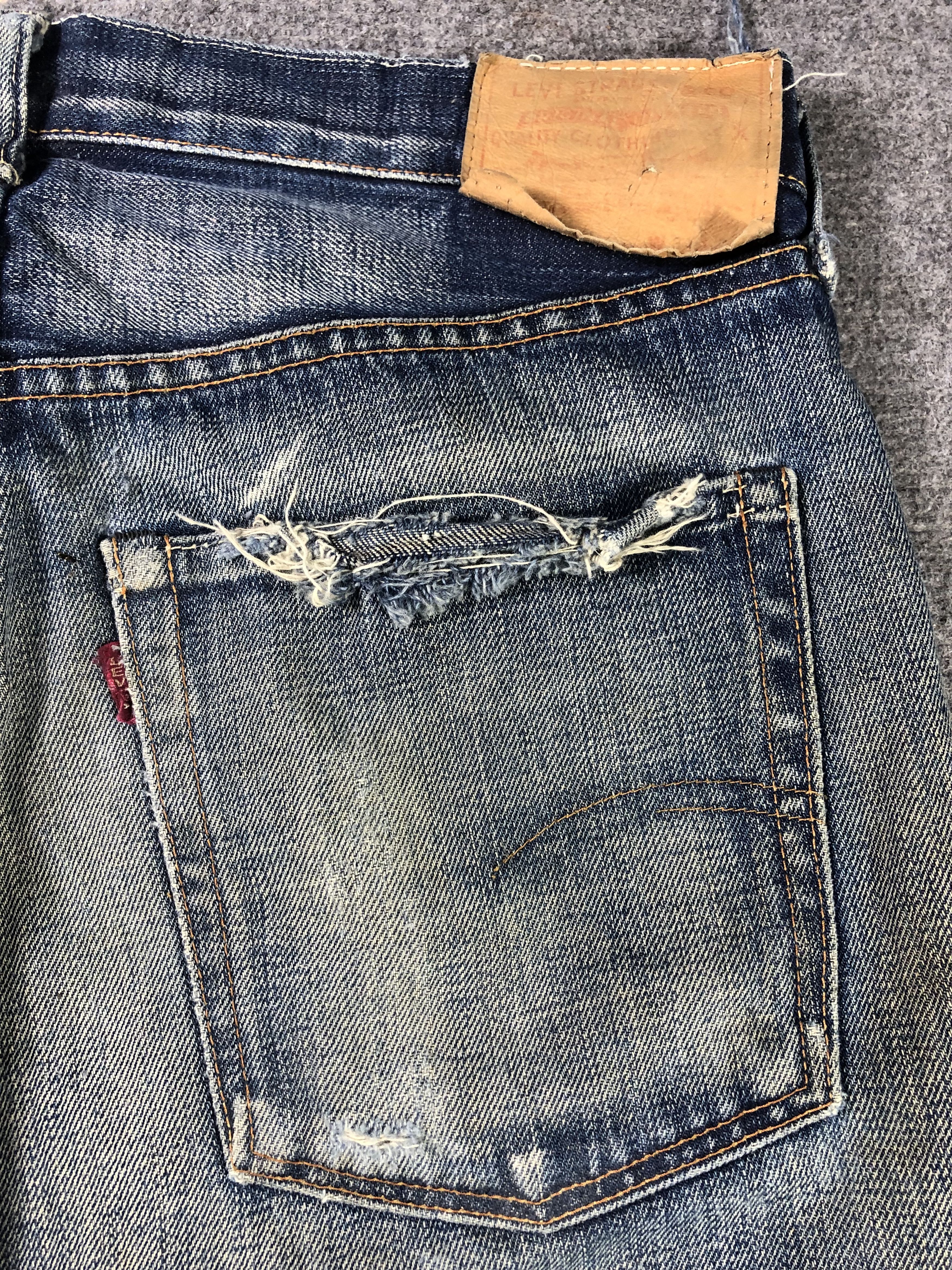 Levi's Faded Blue Vintage Levis Big E LVC Denim Jeans 33x33 Size US 33 - 13 Thumbnail
