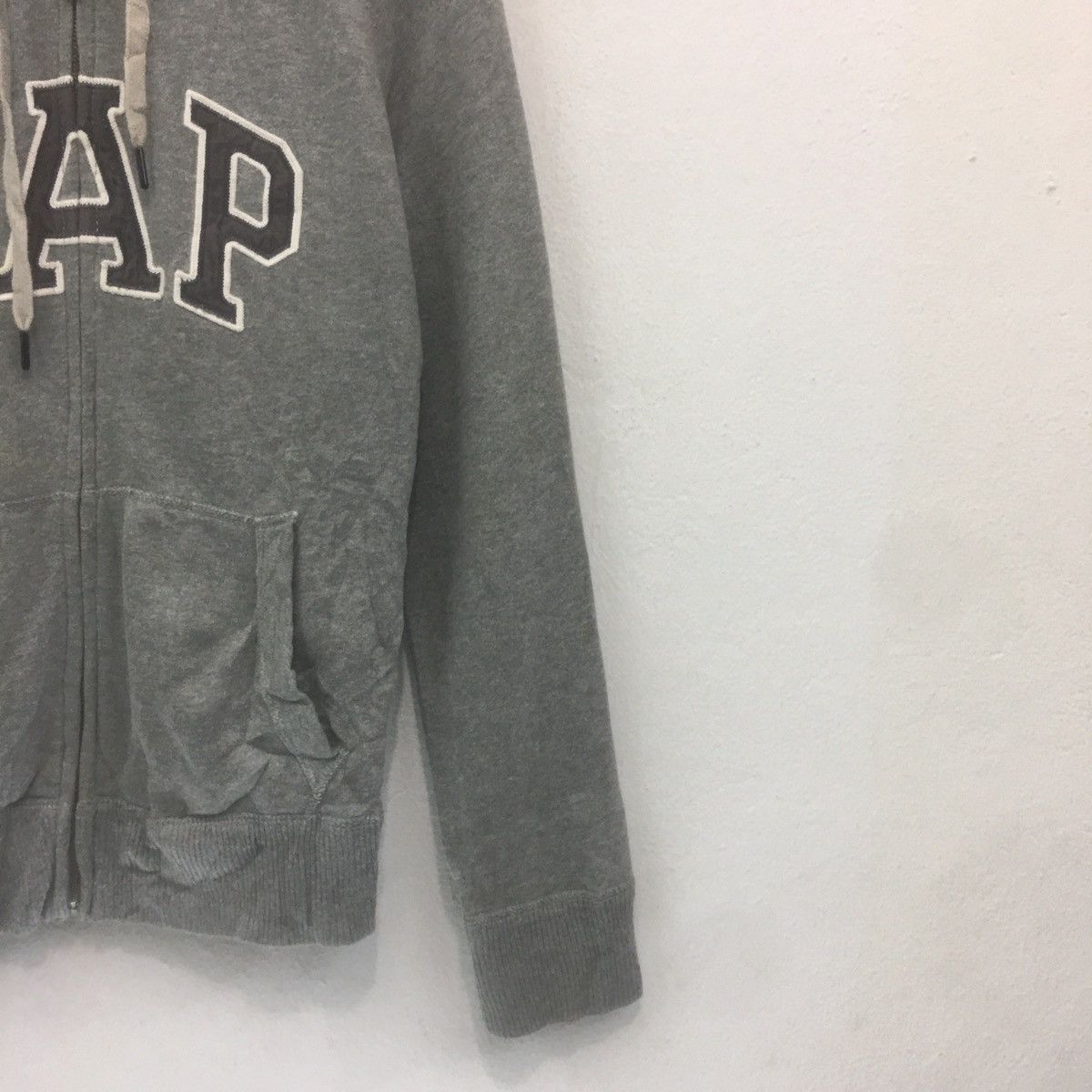 Gap × Japanese Brand Vintage GAP Sweater GAP Hoodie GAP Biglogo Size US S / EU 44-46 / 1 - 4 Thumbnail