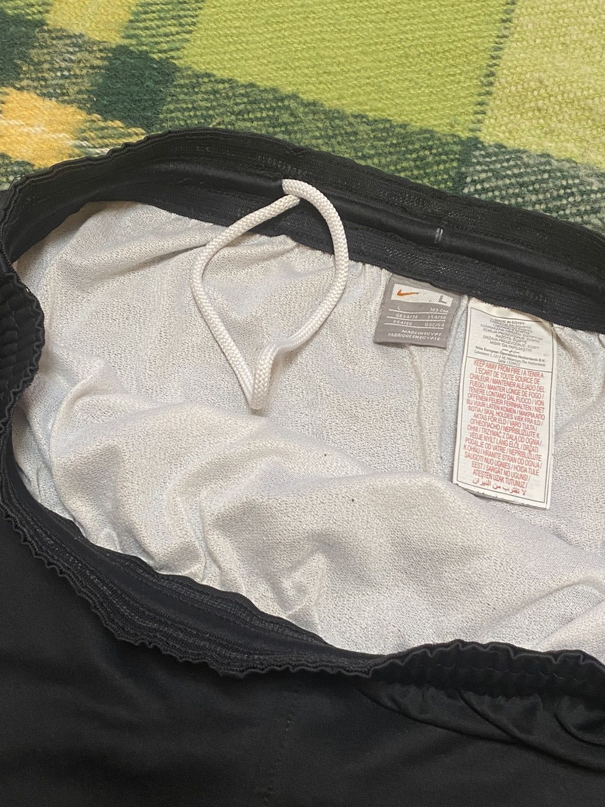 Nike Vintage Nike shorts streetwear swoosh casual y2k size L Size US 34 / EU 50 - 3 Thumbnail