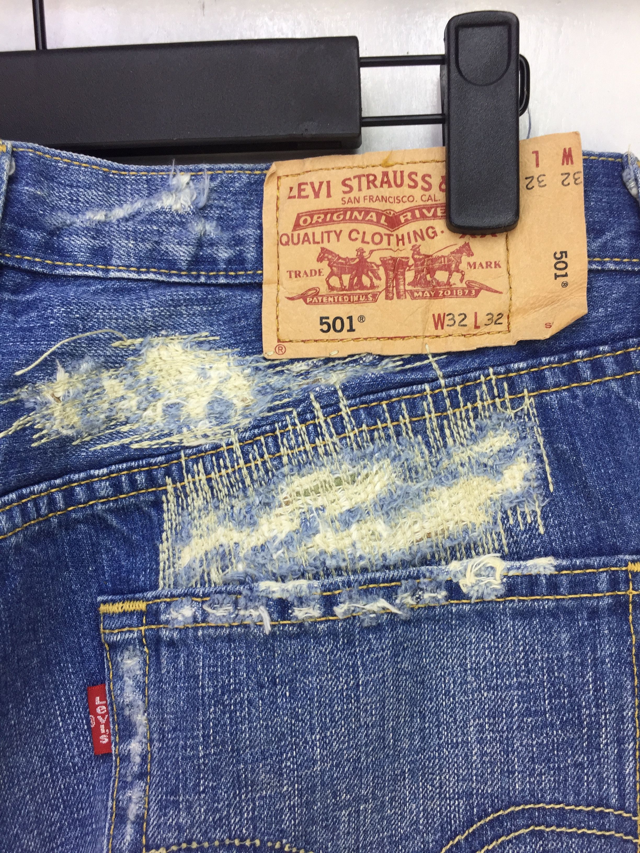 Levi's LEVIS 501 THRASHED RIPPED DISTRESSED PANT Size US 32 / EU 48 - 7 Thumbnail