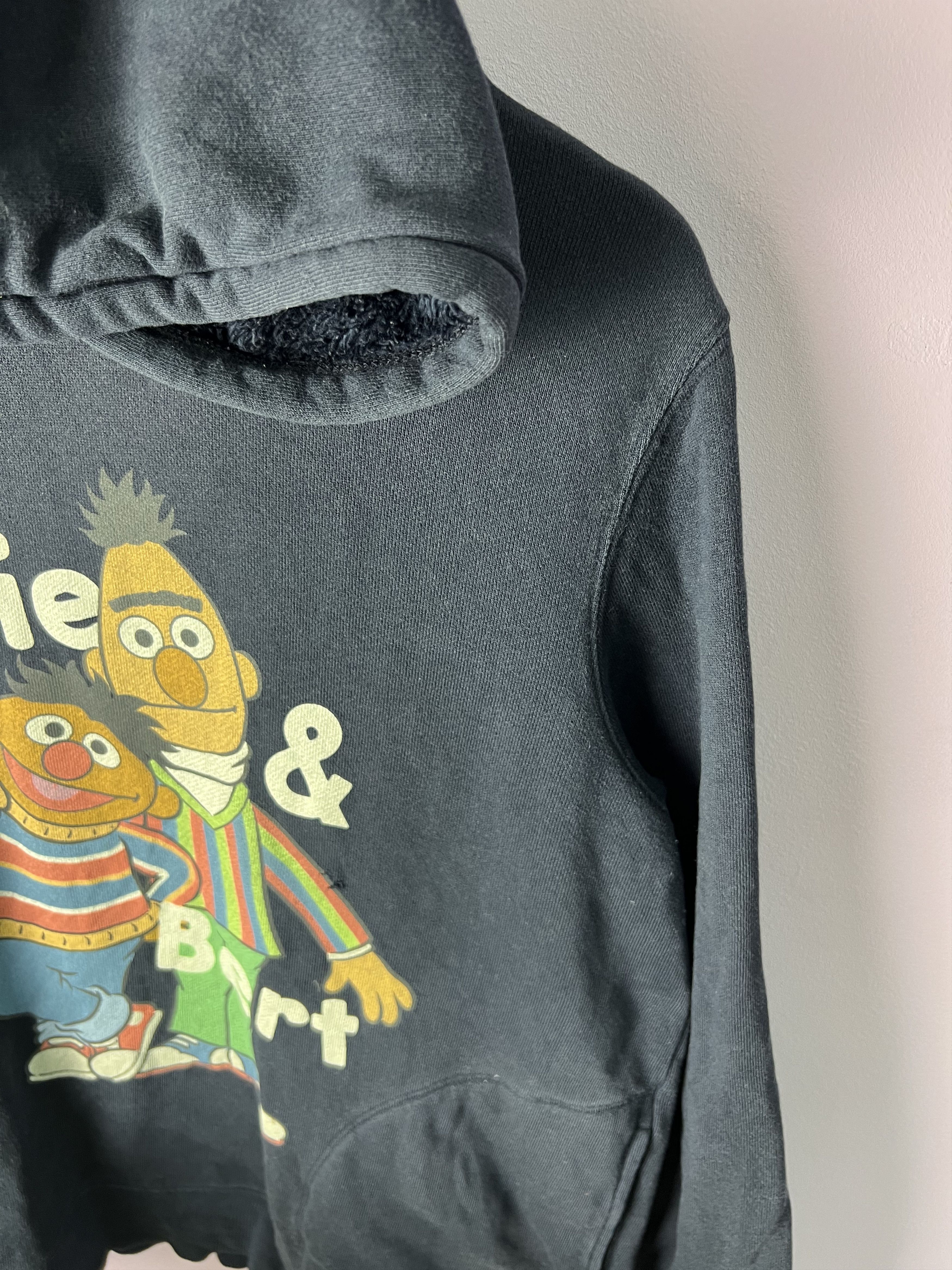 Cartoon Network × Uniqlo 🔥Distressed Ernie & Bert Hoodies Size US M / EU 48-50 / 2 - 4 Thumbnail