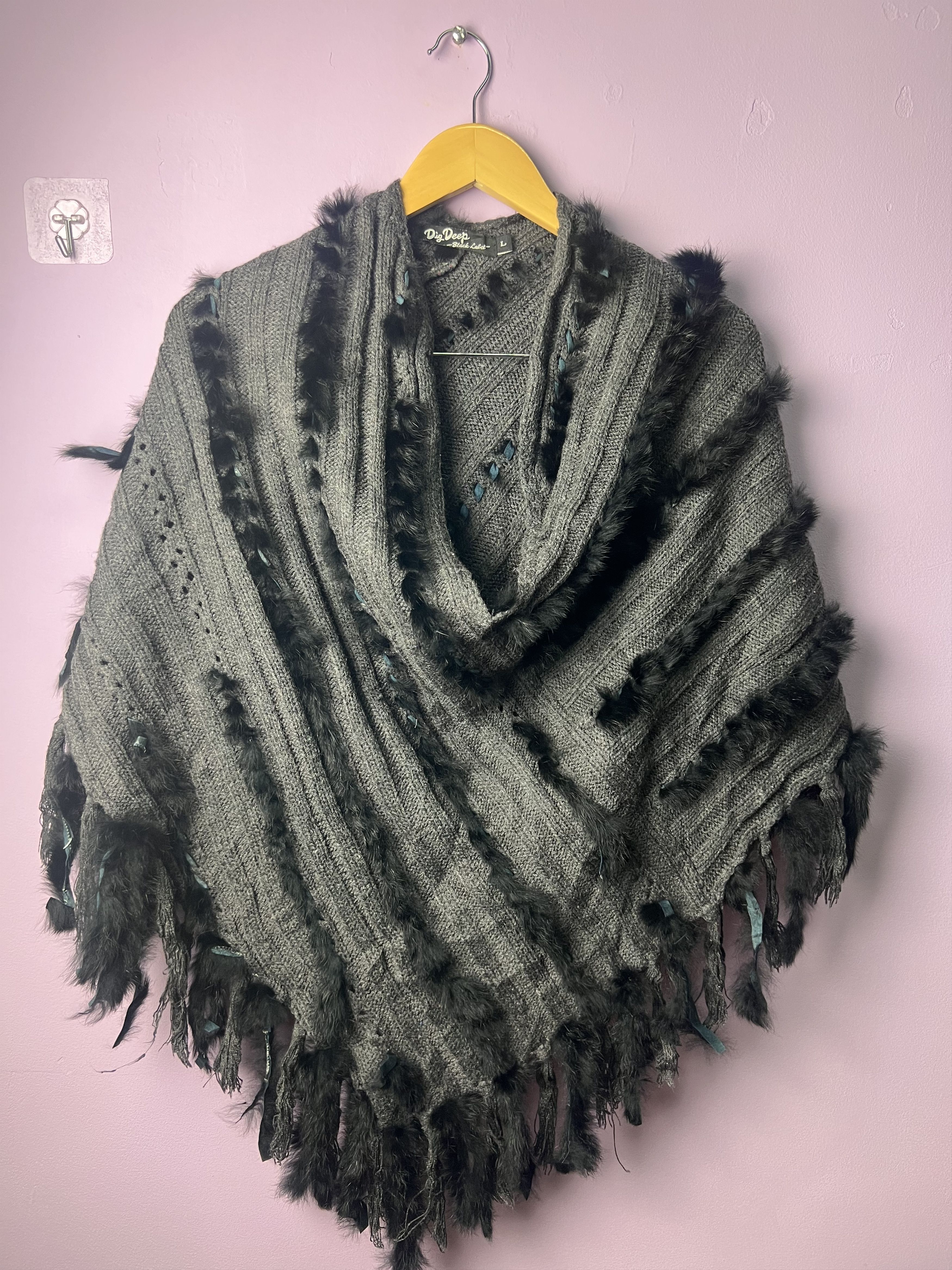 Black Label 🔥Vintage Dig Deep Black Label Knit Shawl Size ONE SIZE - 1 Thumbnail