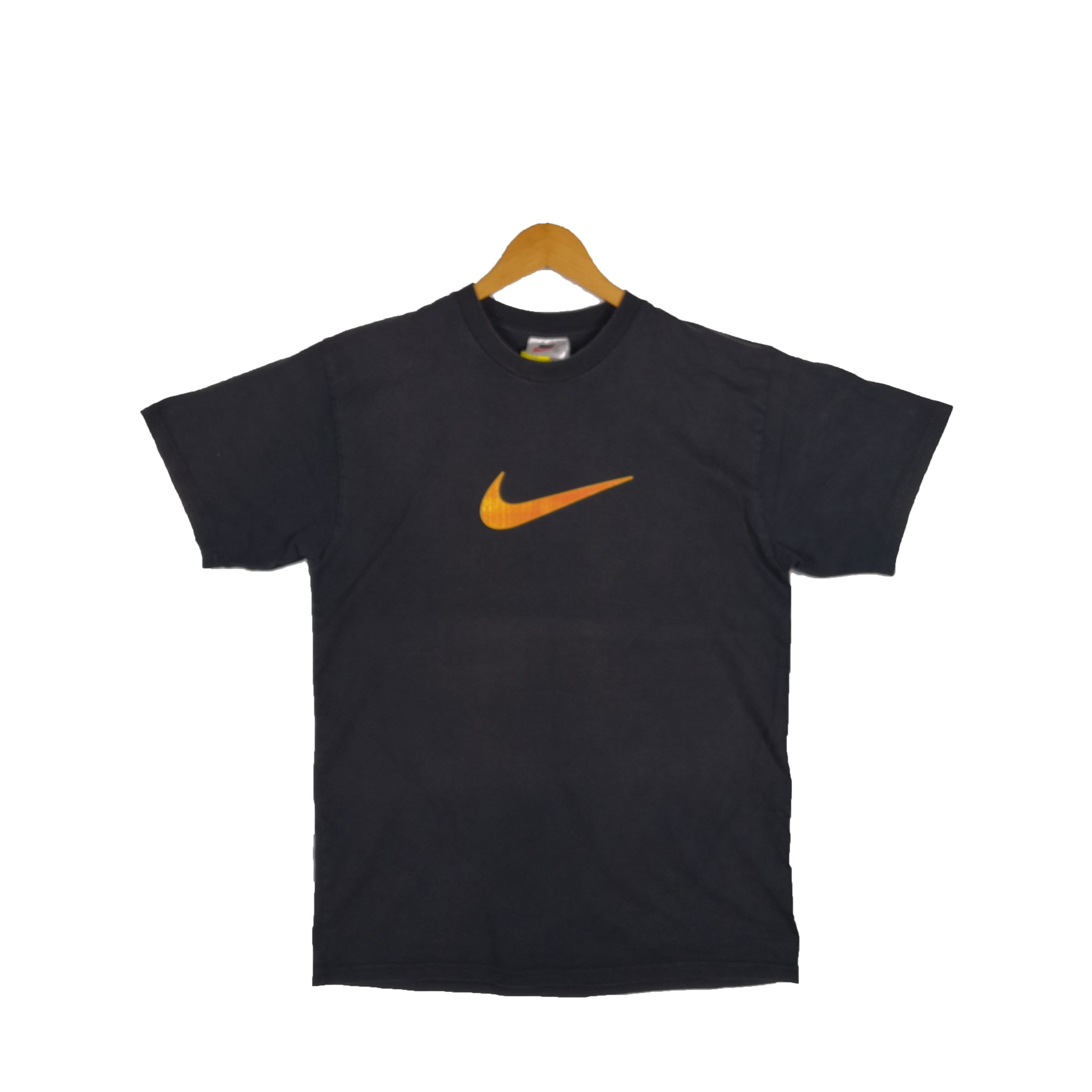 Nike Vintage Nike T-Shirt Swoosh Nike Tees Sportswear 56789 Size US M / EU 48-50 / 2 - 1 Thumbnail