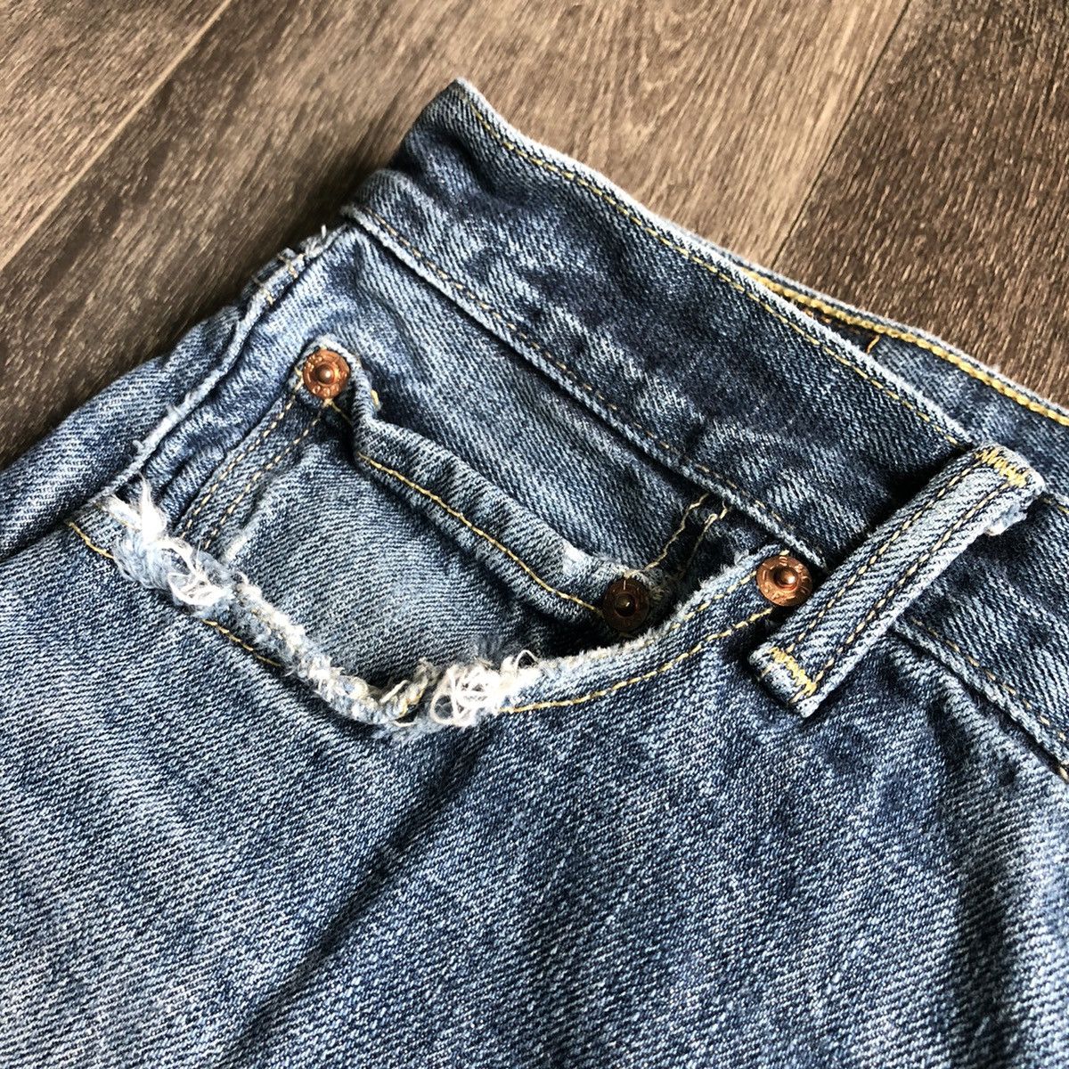 Levi's Vintage Levi’s 501 Buttonfly Distressed Denim Jeans 32x30 Size US 32 / EU 48 - 7 Thumbnail