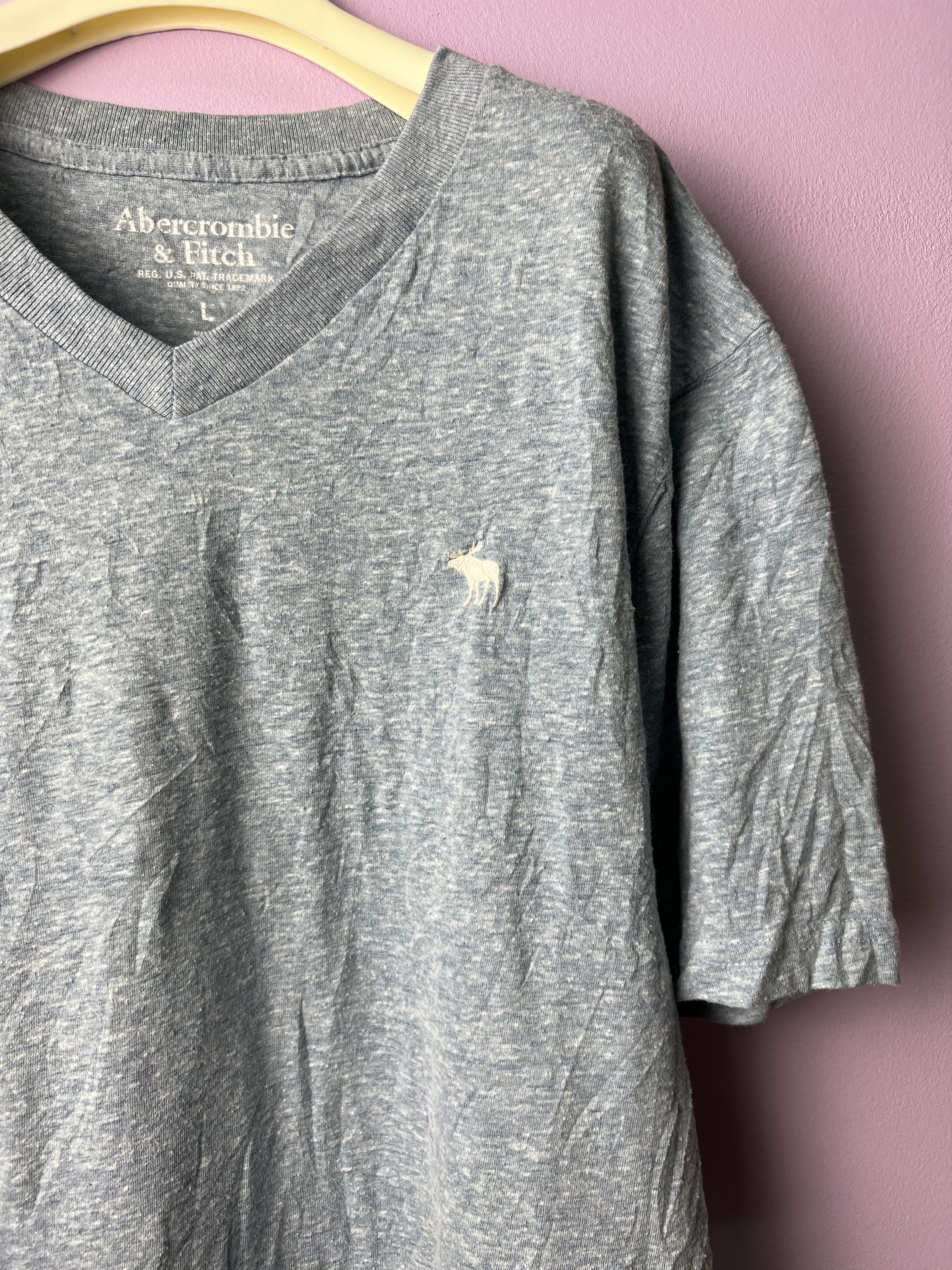 Abercrombie & Fitch 🔥V Neck Abercrombie Tees Size US M / EU 48-50 / 2 - 8 Thumbnail