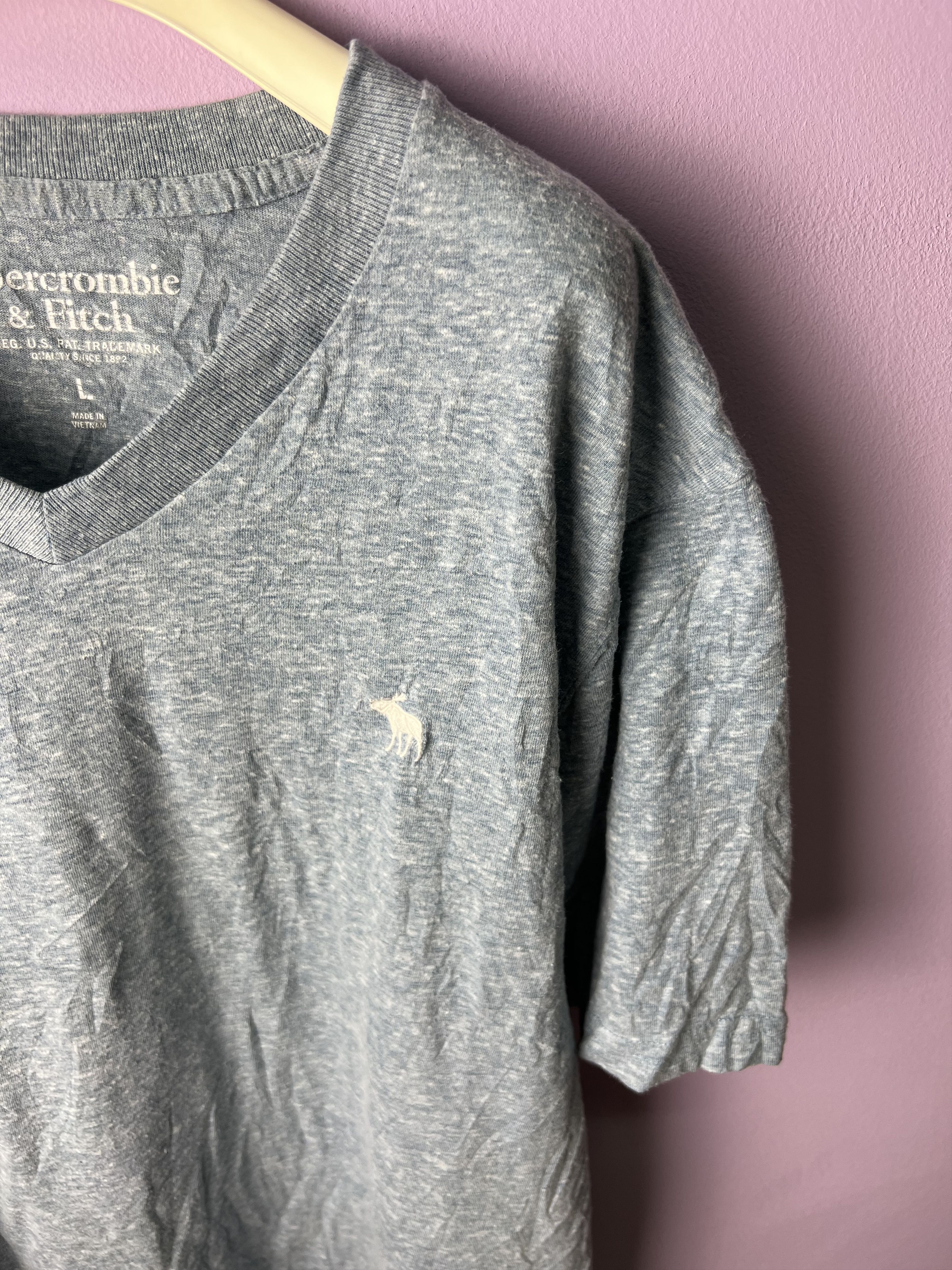 Abercrombie & Fitch 🔥V Neck Abercrombie Tees Size US M / EU 48-50 / 2 - 4 Thumbnail