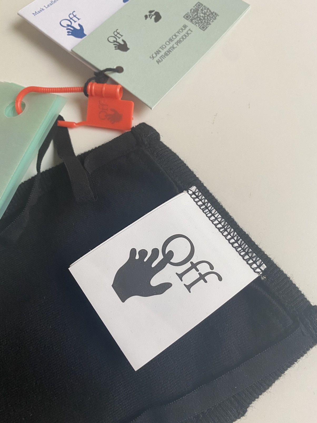 Off-White Off-White Helvetica Logo Mask Size ONE SIZE - 4 Thumbnail