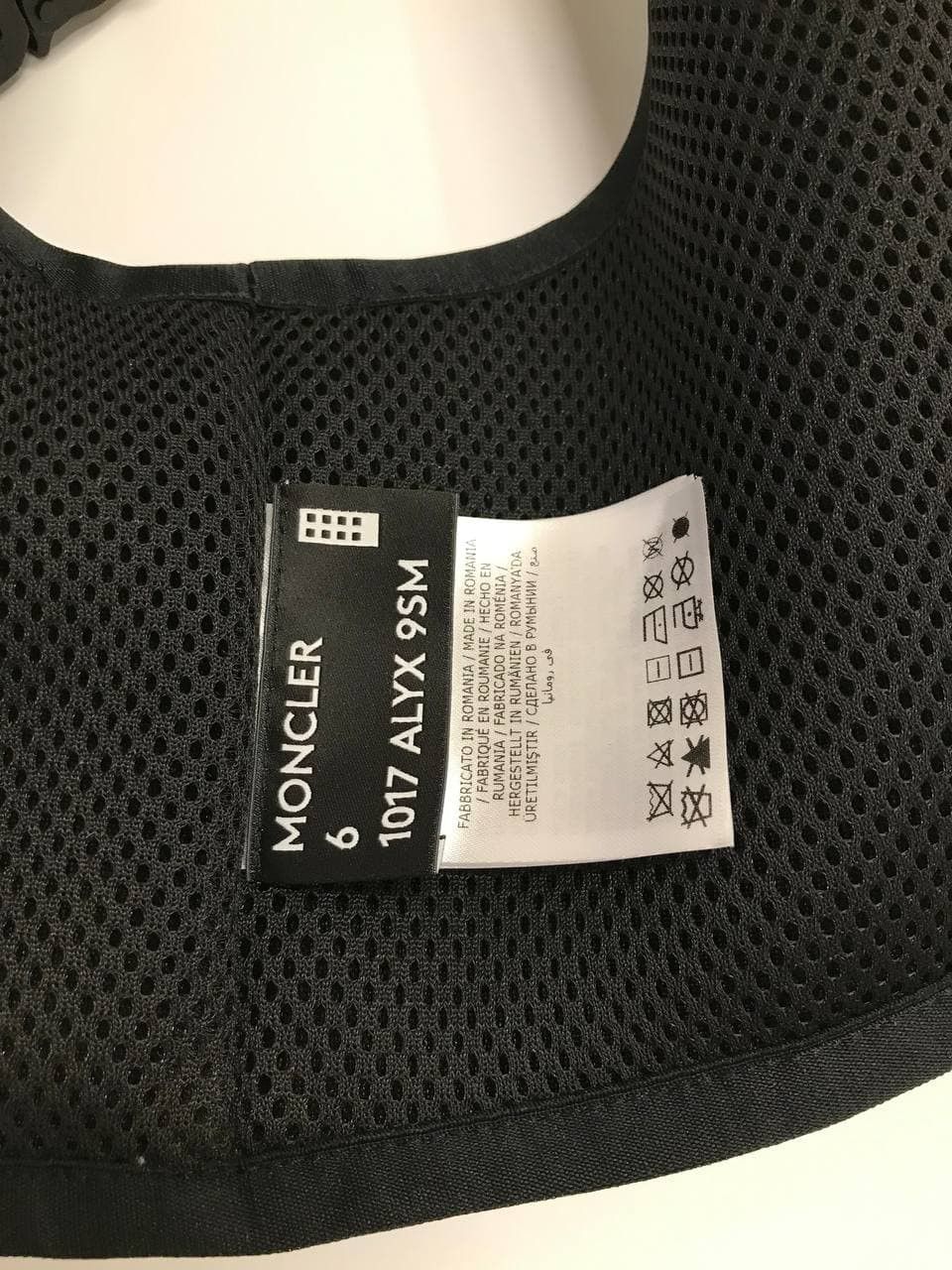 1017 ALYX 9SM × Moncler Moncler Genius 6 Moncler 1017 ALYX 9SM Hand Warmer Vest Size US M / EU 48-50 / 2 - 11 Thumbnail