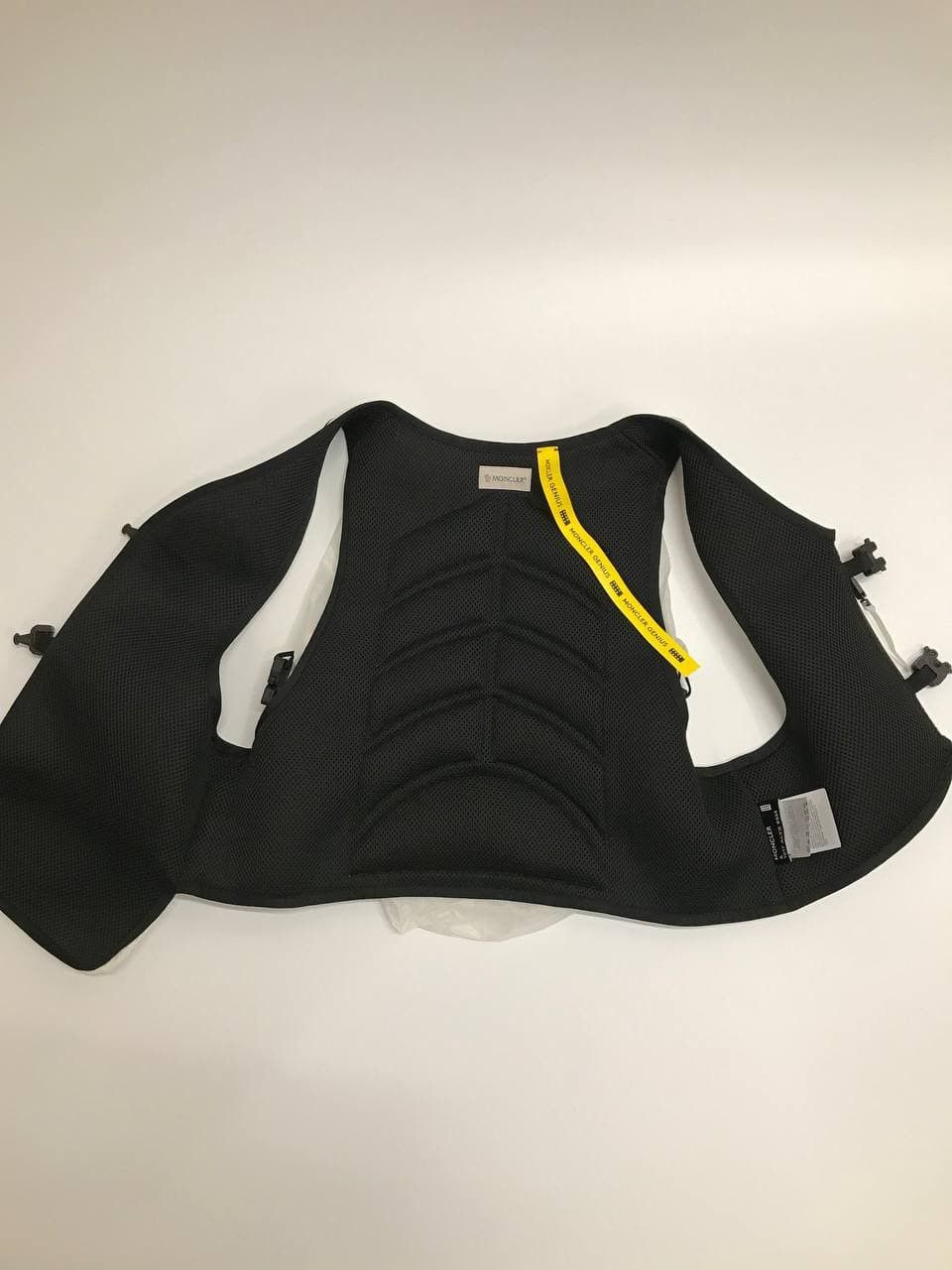 1017 ALYX 9SM × Moncler Moncler Genius 6 Moncler 1017 ALYX 9SM Hand Warmer Vest Size US M / EU 48-50 / 2 - 9 Thumbnail