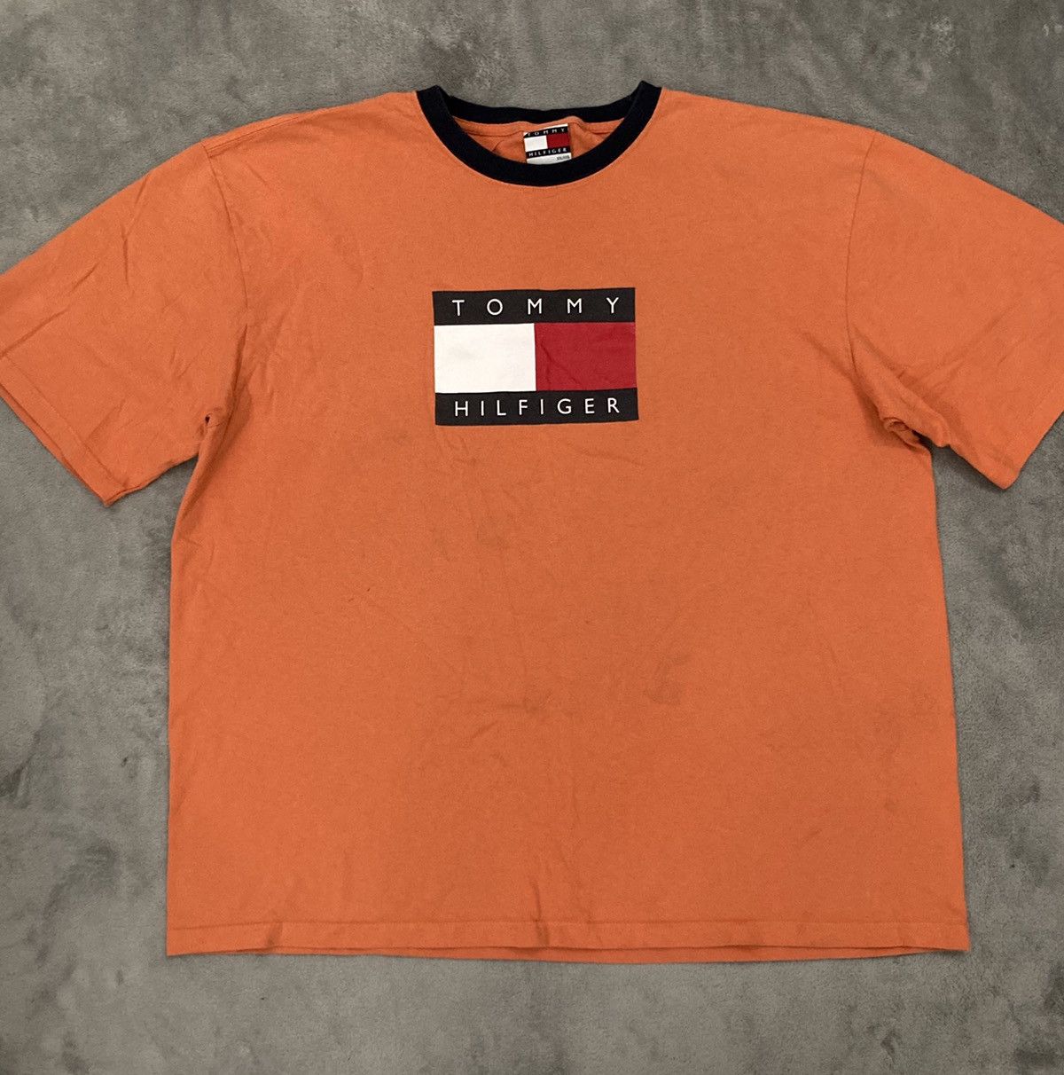 Tommy Hilfiger × Vintage Vintage Tommy Hilfiger Tee Size US XXL / EU 58 / 5 - 1 Thumbnail
