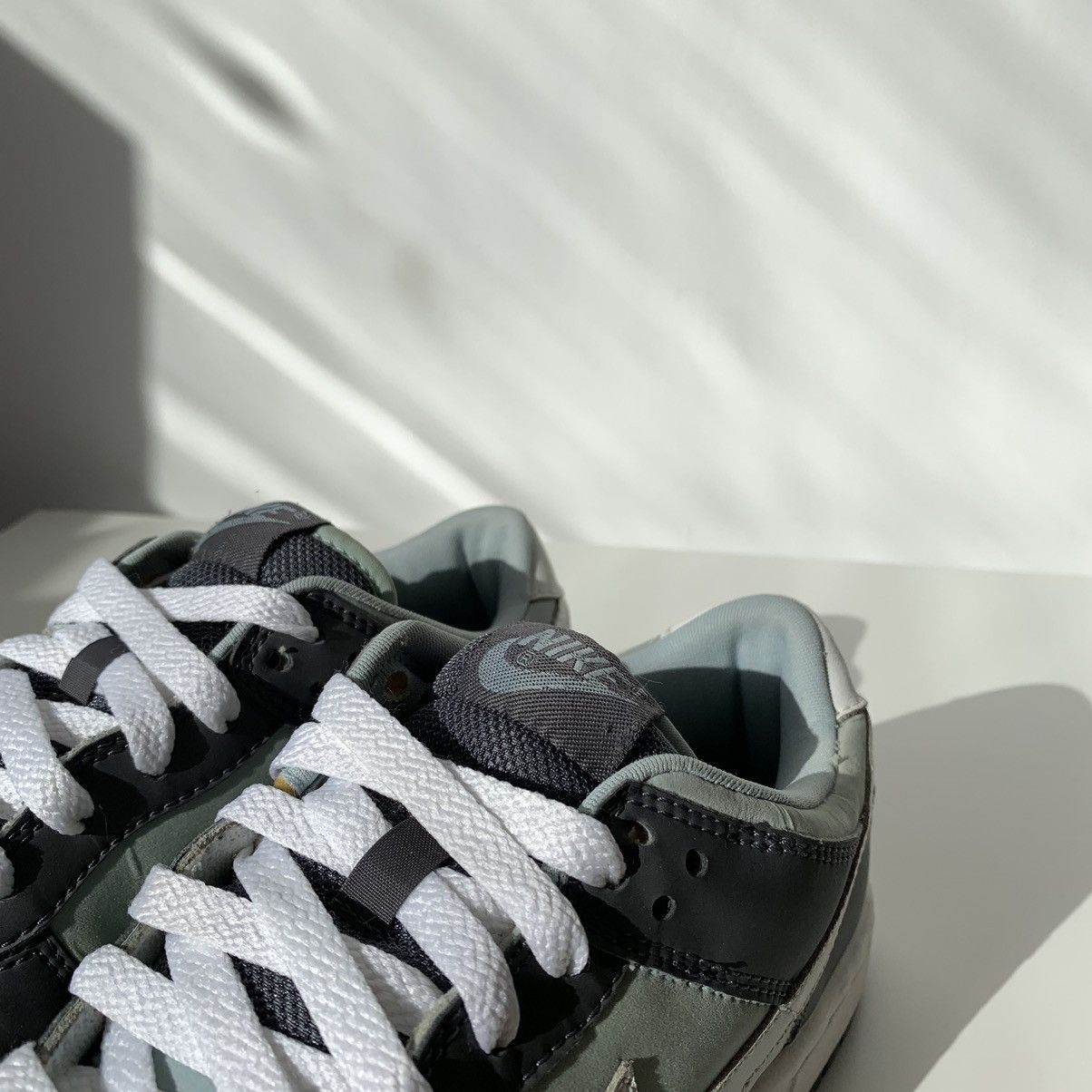 Nike 2003 Nike Dunk Low Light Graphite White-Cloud Gray Size US 7 / IT 37 - 6 Thumbnail