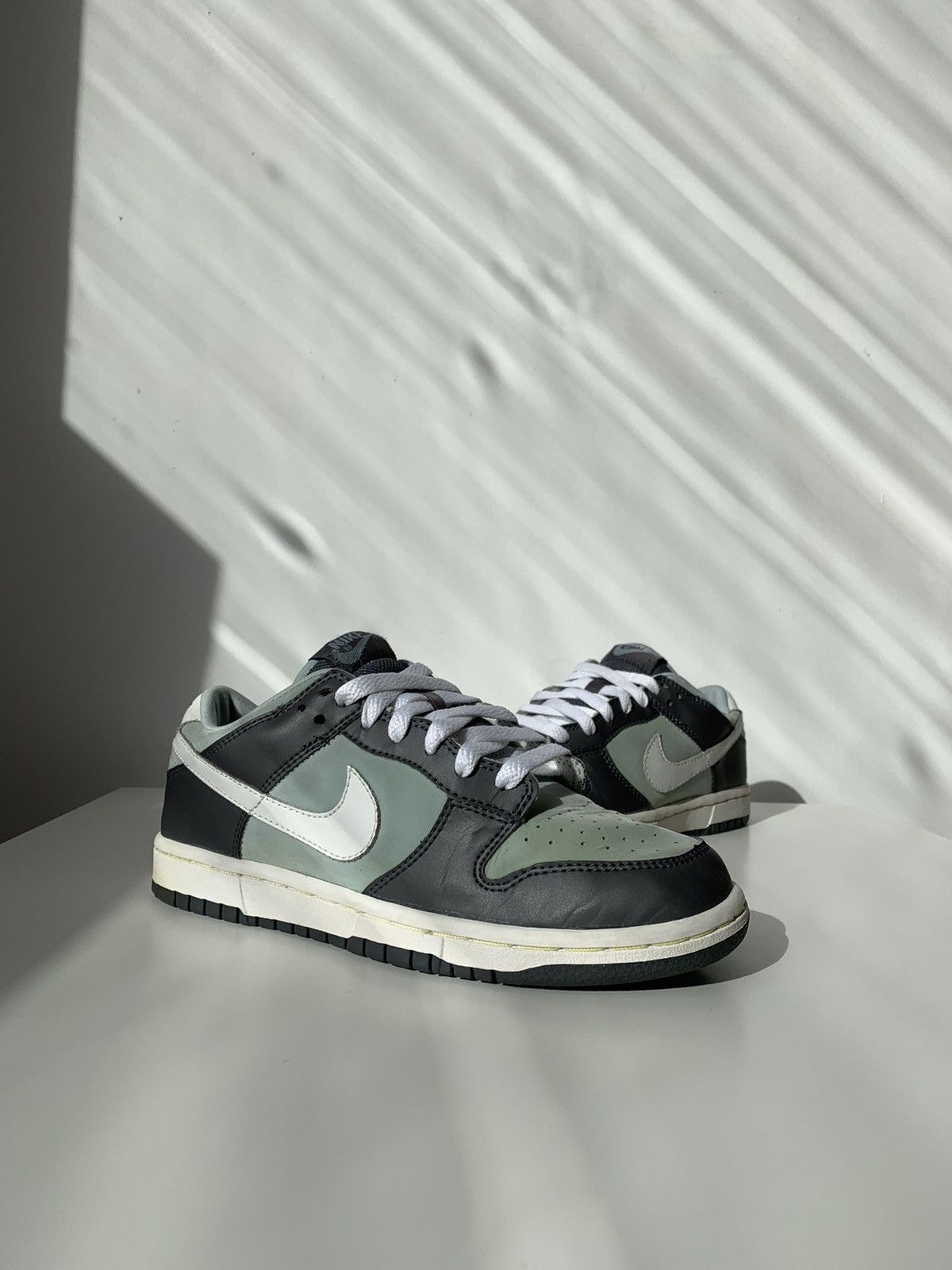 Nike 2003 Nike Dunk Low Light Graphite White-Cloud Gray Size US 7 / IT 37 - 2 Thumbnail