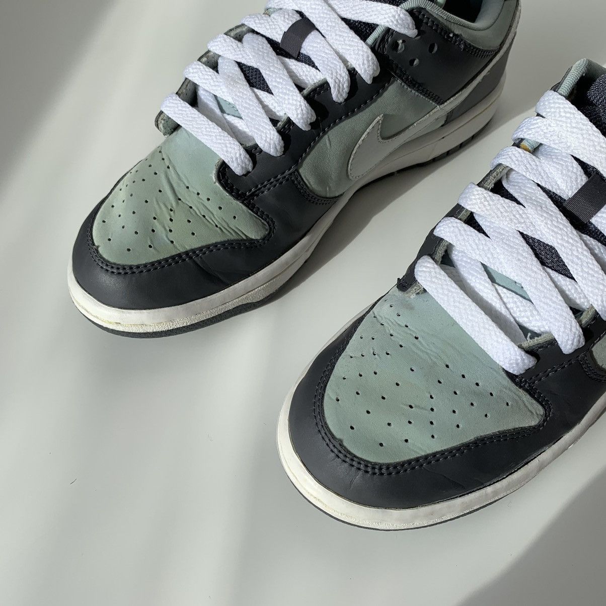 Nike 2003 Nike Dunk Low Light Graphite White-Cloud Gray Size US 7 / IT 37 - 7 Thumbnail