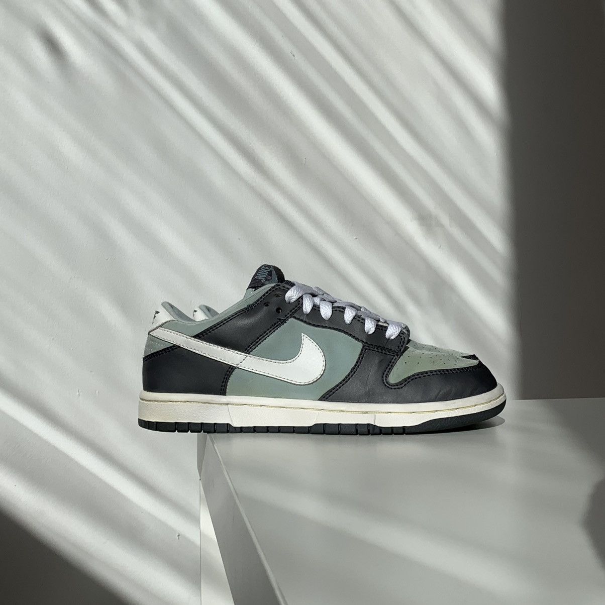 Nike 2003 Nike Dunk Low Light Graphite White-Cloud Gray Size US 7 / IT 37 - 13 Thumbnail
