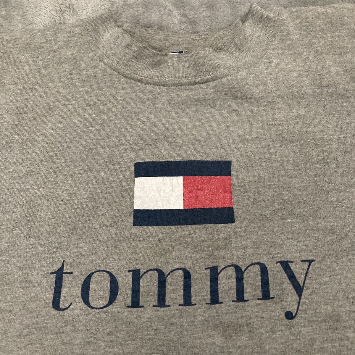 Tommy Hilfiger × Vintage Vintage Tommy Hilfiger Crewneck Size US XL / EU 56 / 4 - 5 Thumbnail