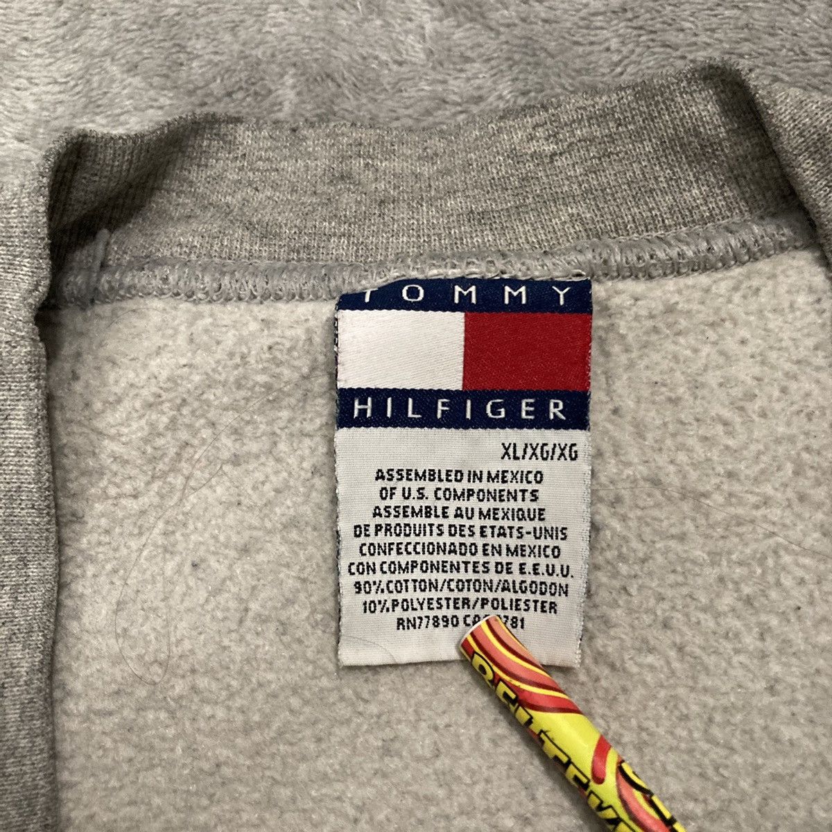 Tommy Hilfiger × Vintage Vintage Tommy Hilfiger Crewneck Size US XL / EU 56 / 4 - 6 Thumbnail