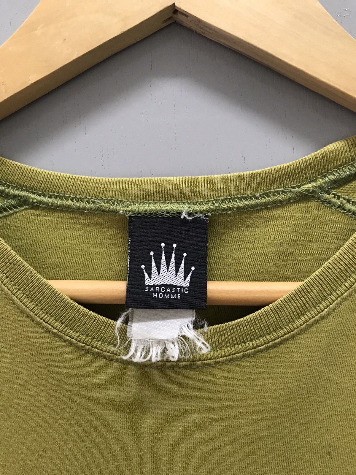 Japanese Brand Vintage Sarcastic Homme Smoked Caterpillar Tee Size US L / EU 52-54 / 3 - 7 Thumbnail