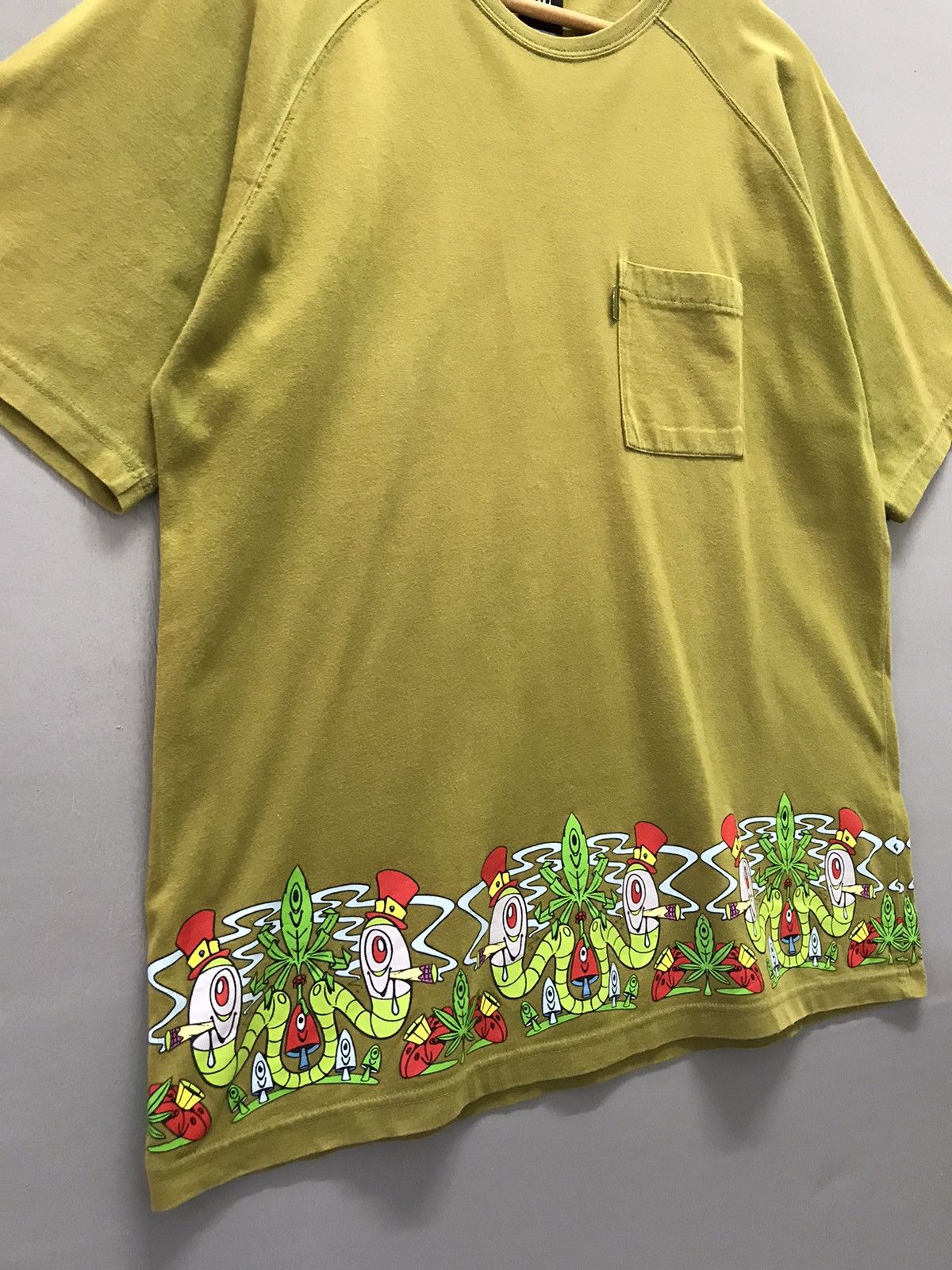Japanese Brand Vintage Sarcastic Homme Smoked Caterpillar Tee Size US L / EU 52-54 / 3 - 2 Thumbnail