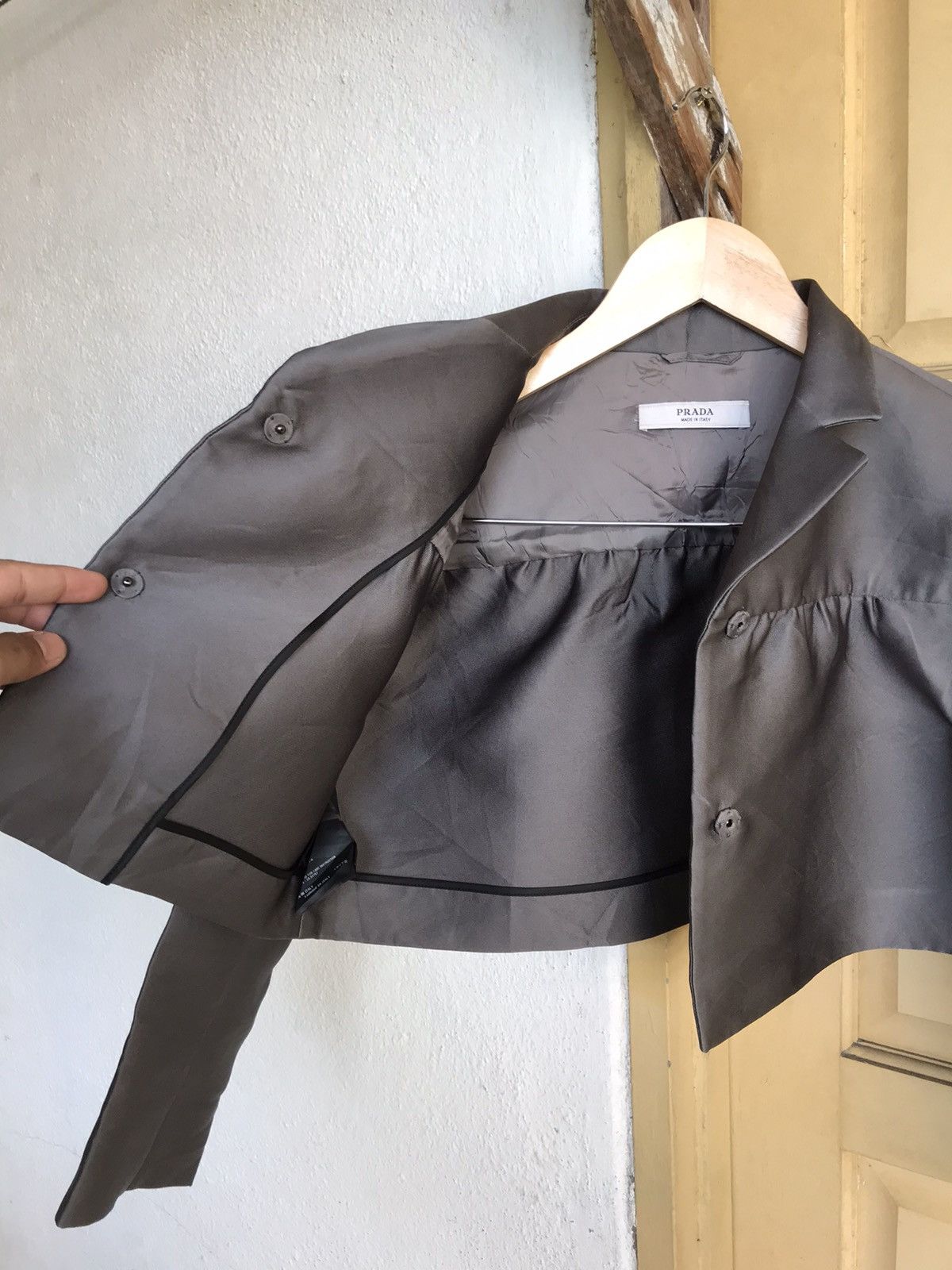 Prada Vintage Prada Poncho Blazer Crop Top Grey Size XS / US 0-2 / IT 36-38 - 14 Thumbnail