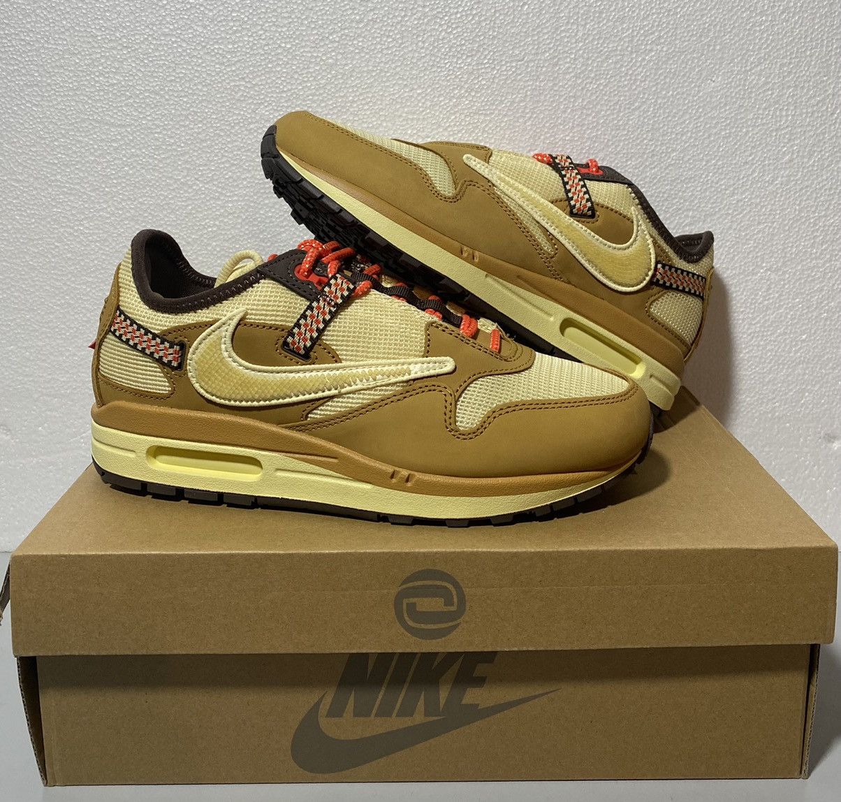 travis scott air max 1 lemon