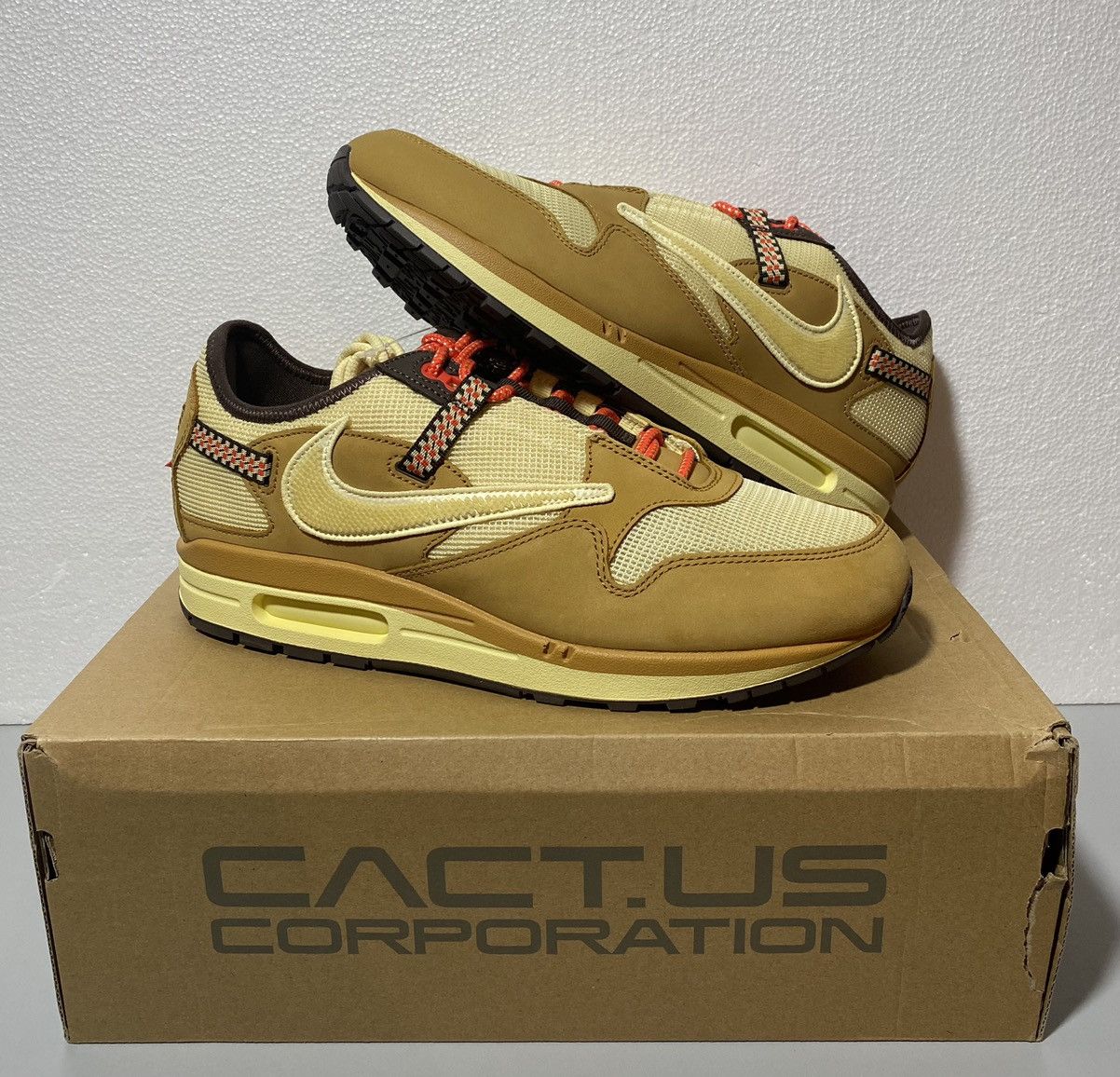 travis scott air max 1 lemon