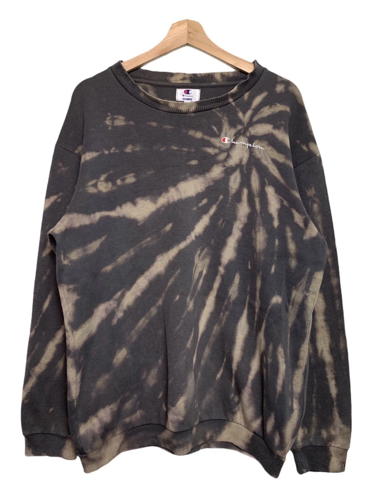 Champion Vintage Champion Custom Bleach Spellout Crewneck Sweatshirt Size US L / EU 52-54 / 3 - 1 Thumbnail