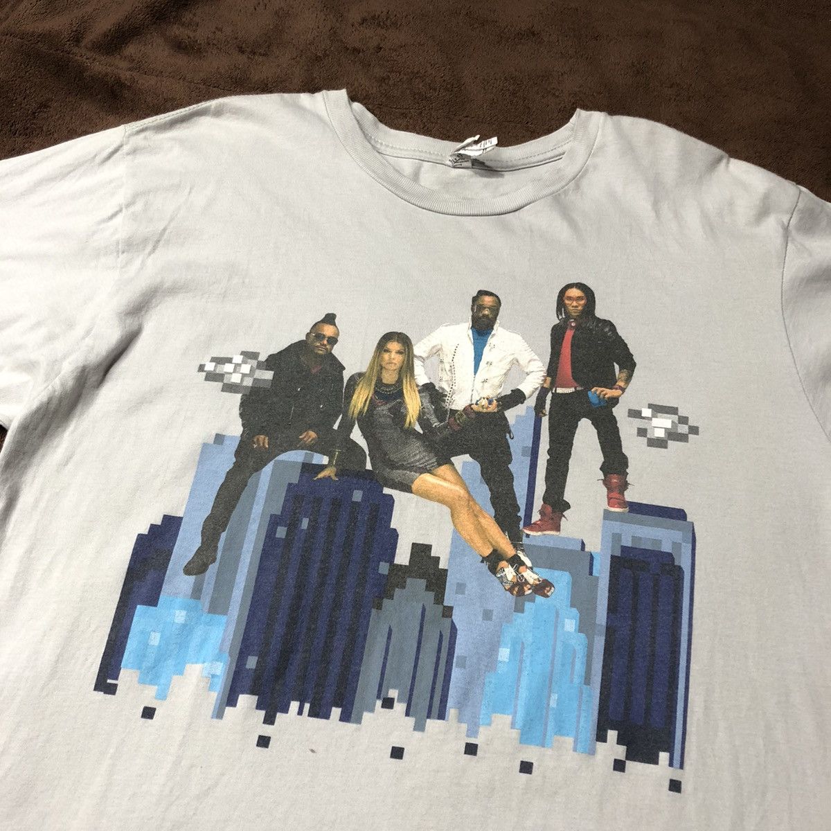 Band Tees The Black Eyed Peas 2011 Tour T Shirt Size US L / EU 52-54 / 3 - 1 Thumbnail