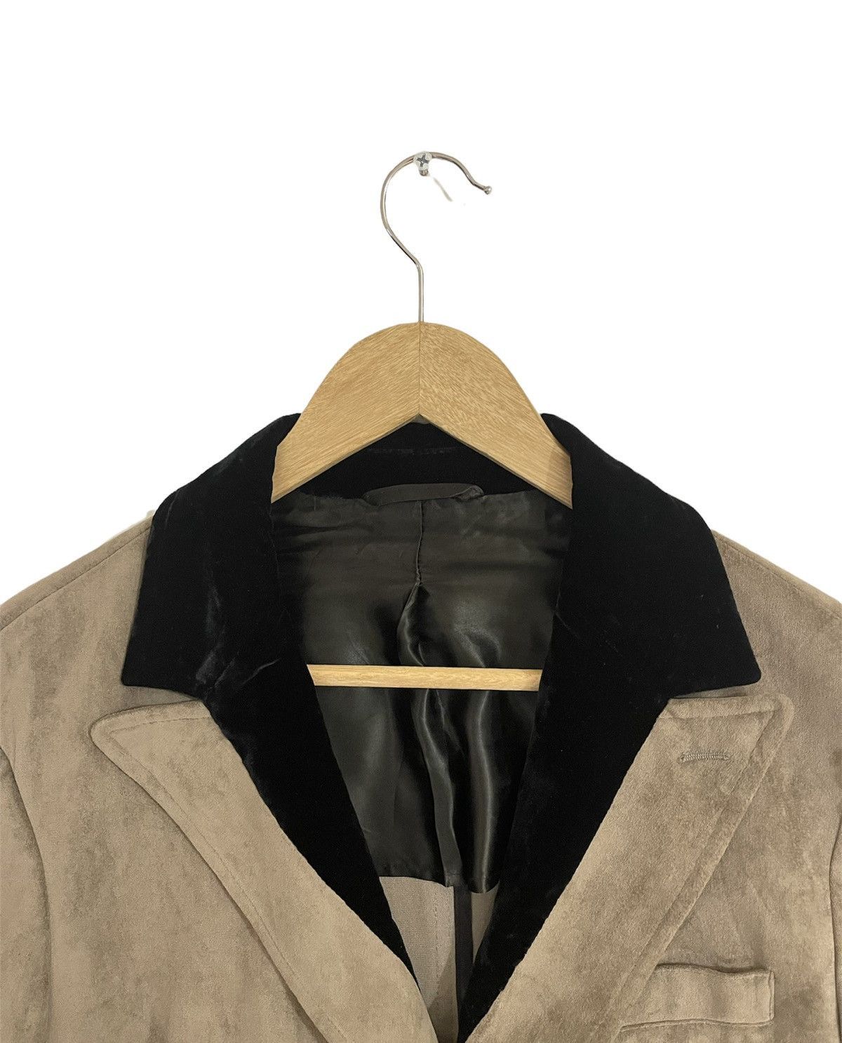 Giorgio Armani Giorgio Armani Italy suit jacket button Size US L / EU 52-54 / 3 - 6 Thumbnail