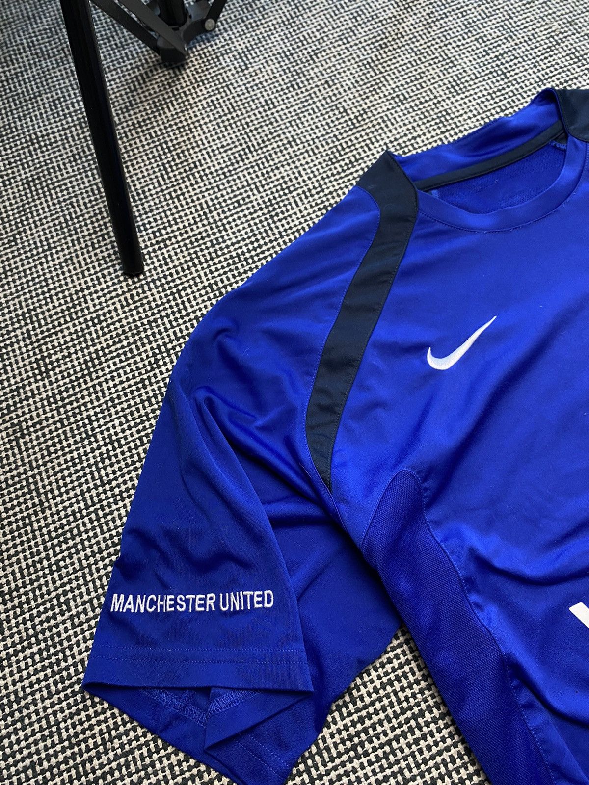 Nike Manchester United vintage Nike soccer jersey Size US L / EU 52-54 / 3 - 5 Thumbnail