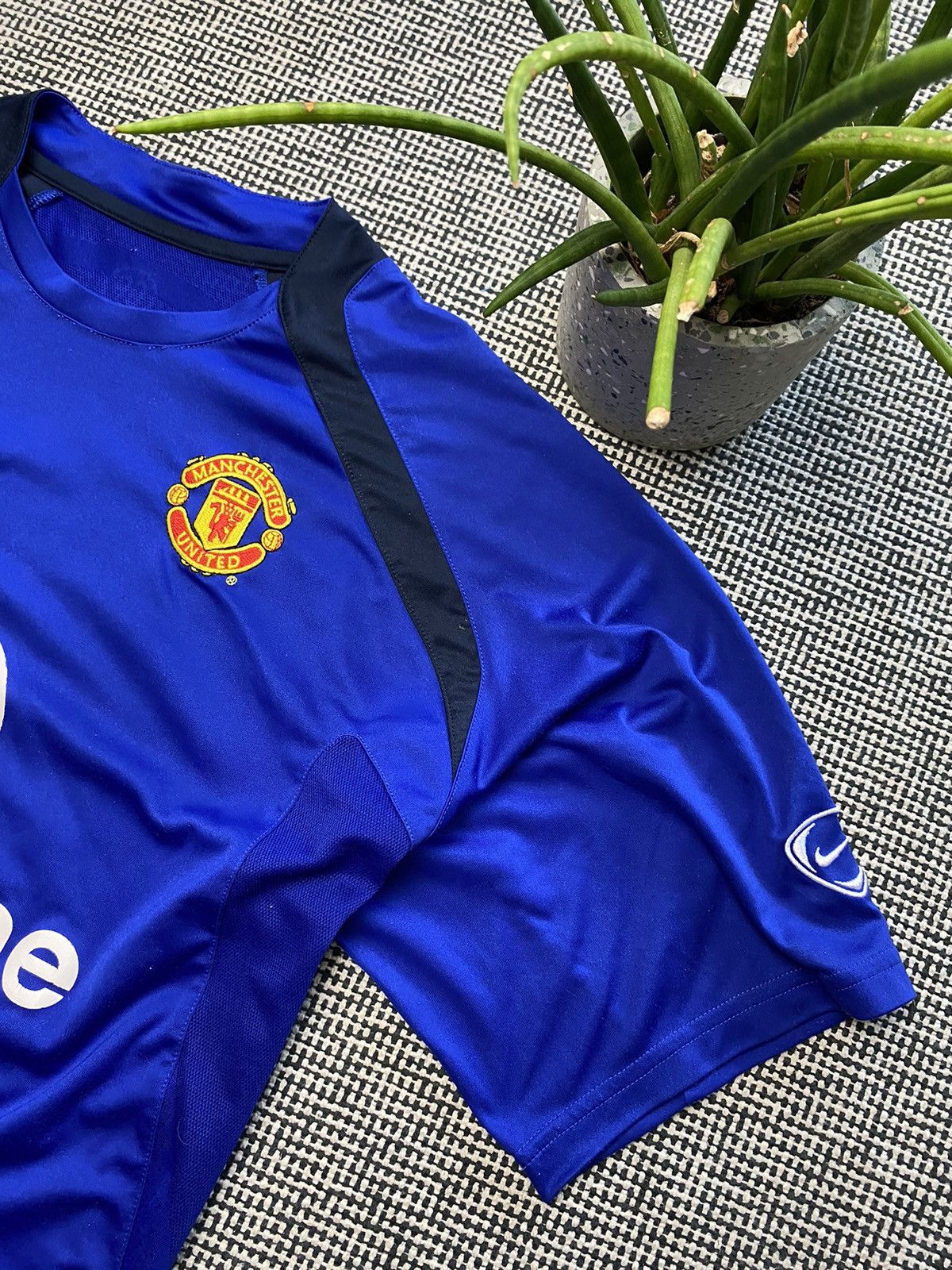 Nike Manchester United vintage Nike soccer jersey Size US L / EU 52-54 / 3 - 6 Thumbnail
