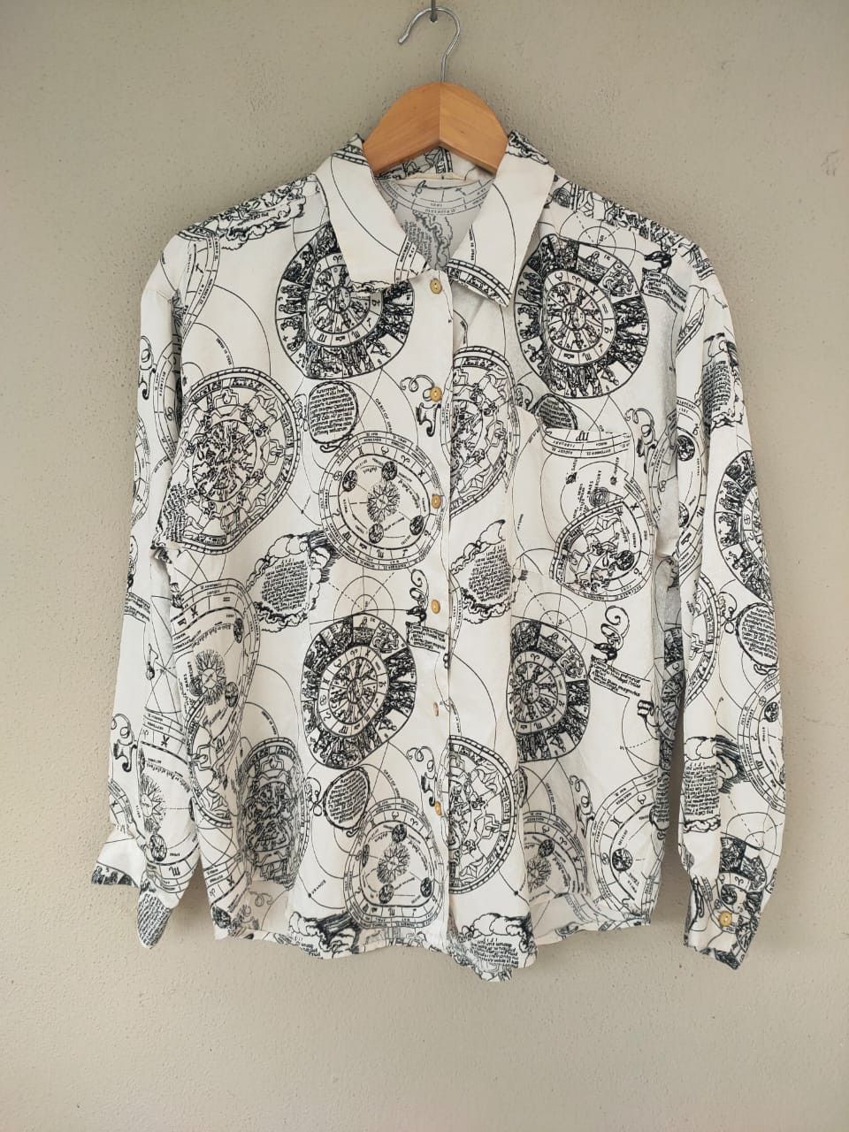 Vintage Vintage Rare Printed Polyester Shirt Size M / US 6-8 / IT 42-44 - 1 Thumbnail