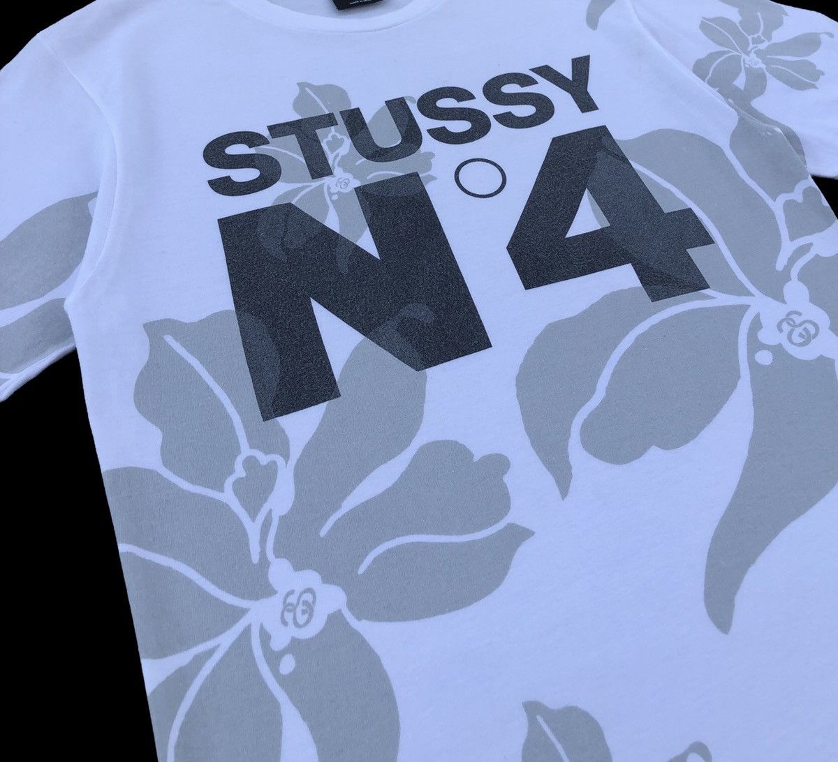 Stussy OG Stussy No.4 Overprint Floral Flower Tee Size US S / EU 44-46 / 1 - 5 Thumbnail