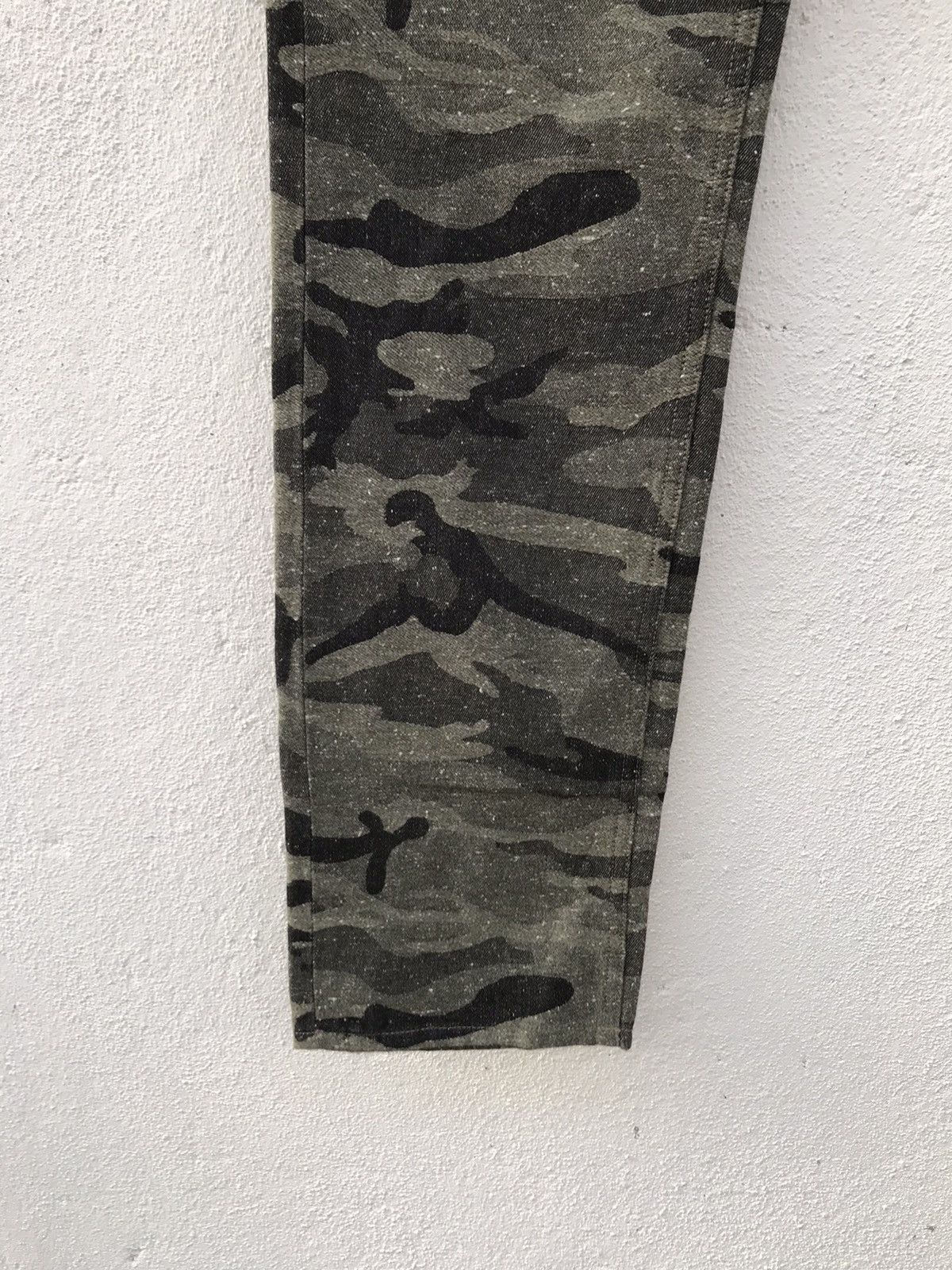Boycott Boycott Camouflaged Slim Fit Pants Size US 30 / EU 46 - 3 Thumbnail