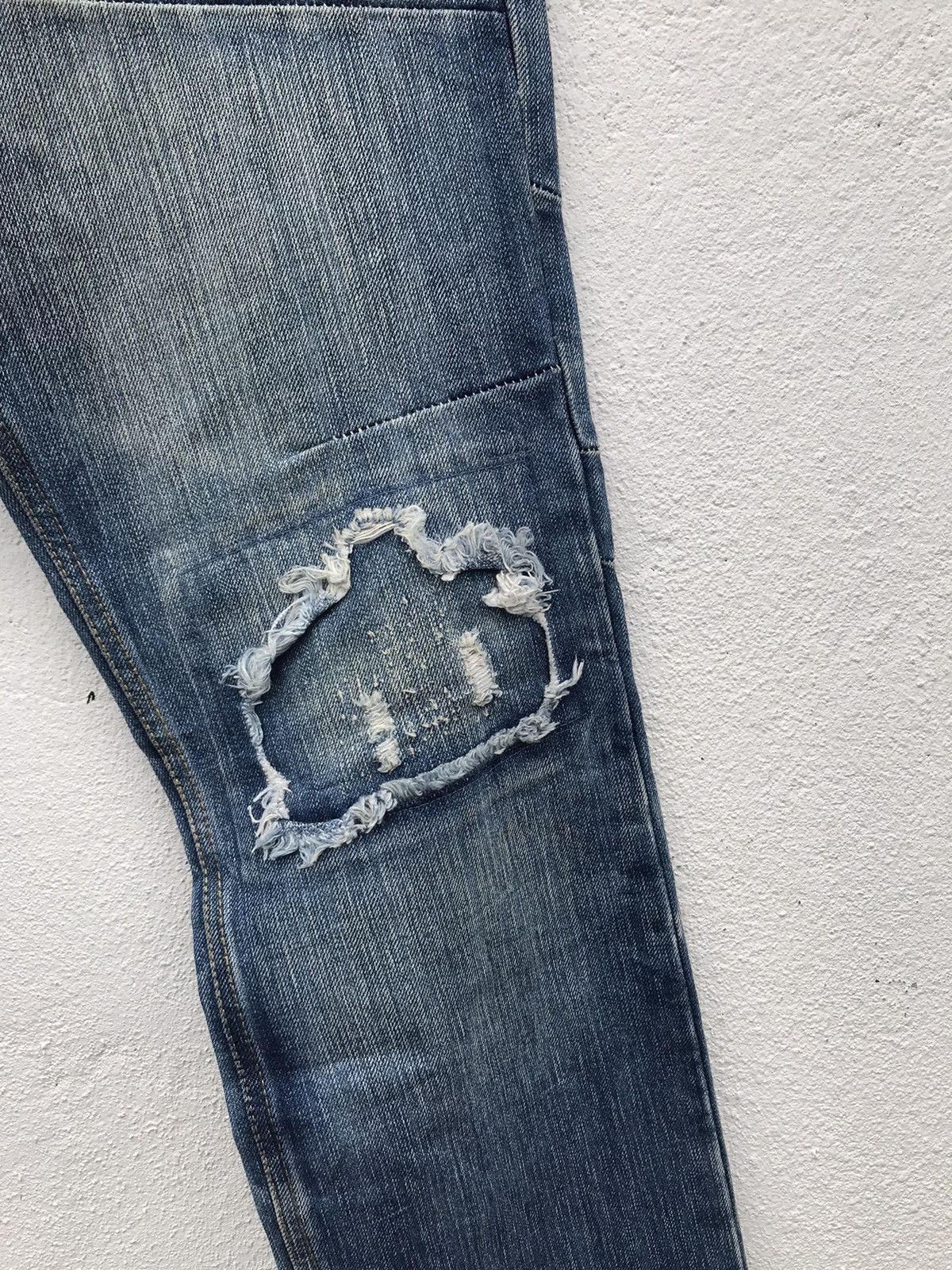 Japanese Brand Heritage Stone Distressed Denim Jeans Size US 32 / EU 48 - 9 Thumbnail