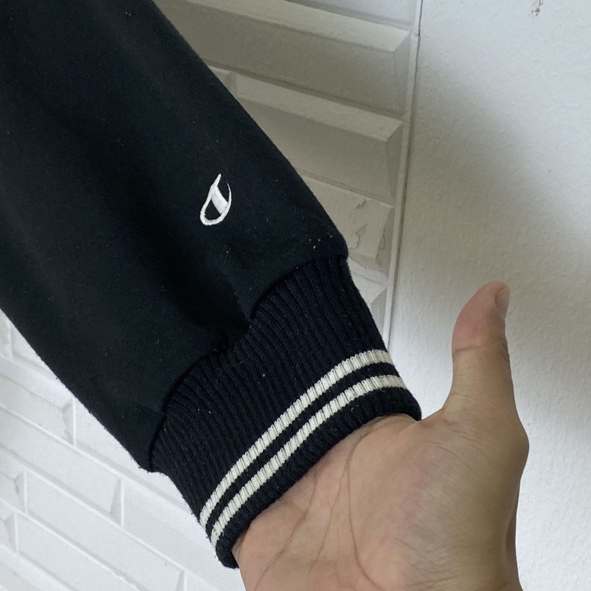 Champion Champion Oversized Embroidered Zipper Jacket Size US XXL / EU 58 / 5 - 13 Thumbnail
