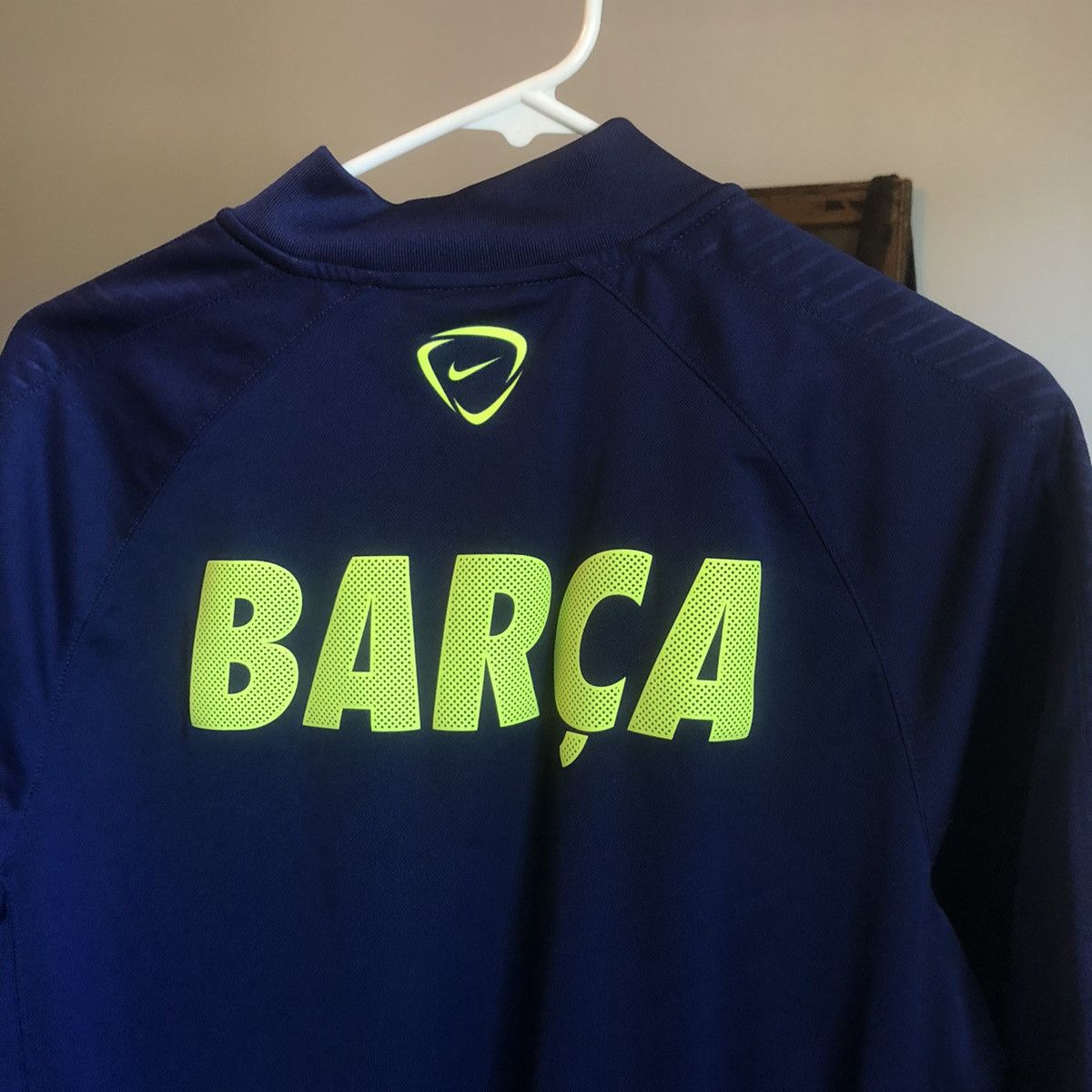 Nike Vintage Nike FC Barcelona Barca Soccer Zip Up Dri fit Jacket Size US M / EU 48-50 / 2 - 2 Thumbnail