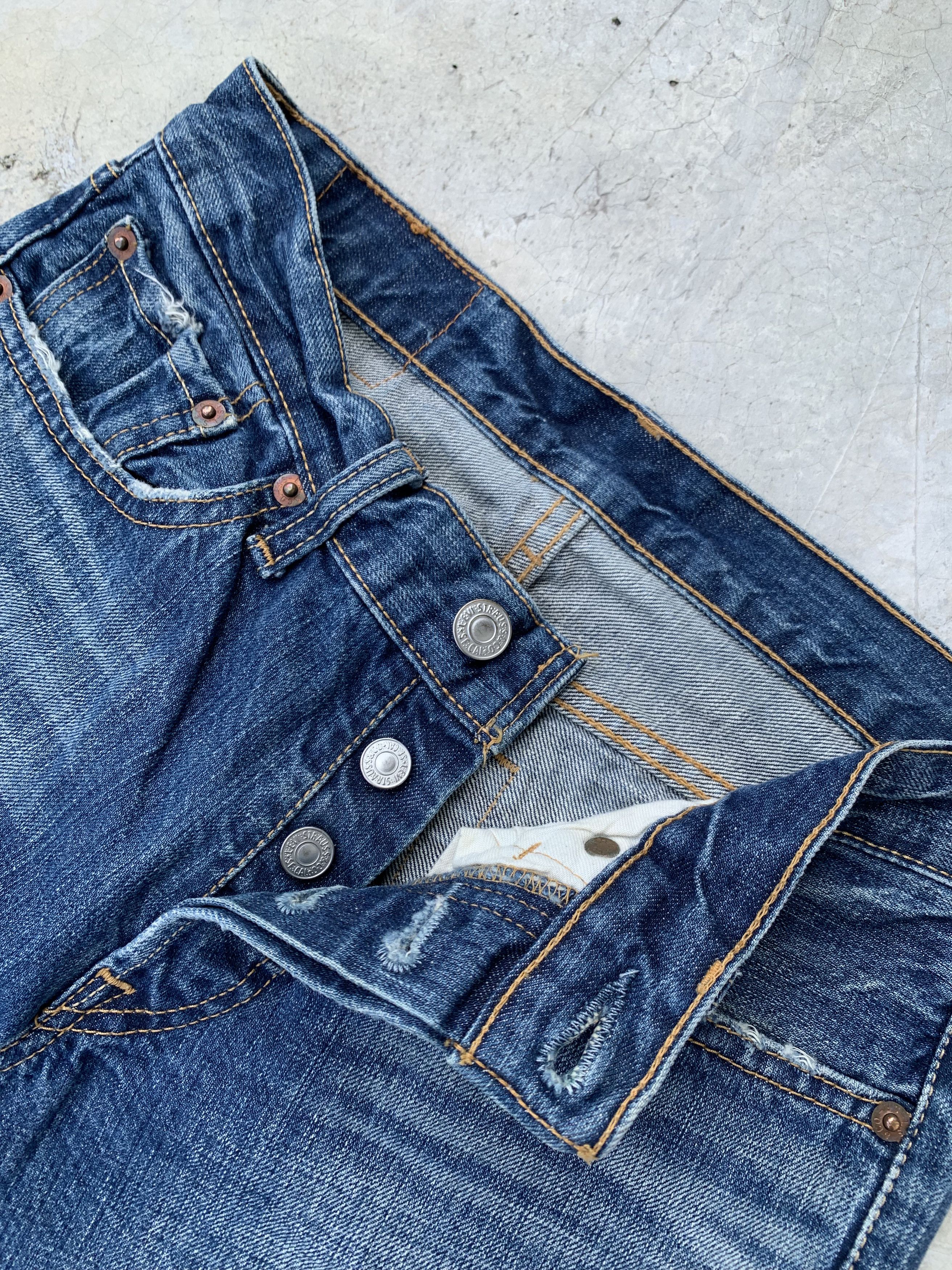 Levi's Vintage Levis 501 Denim Jeans Size US 27 - 8 Thumbnail