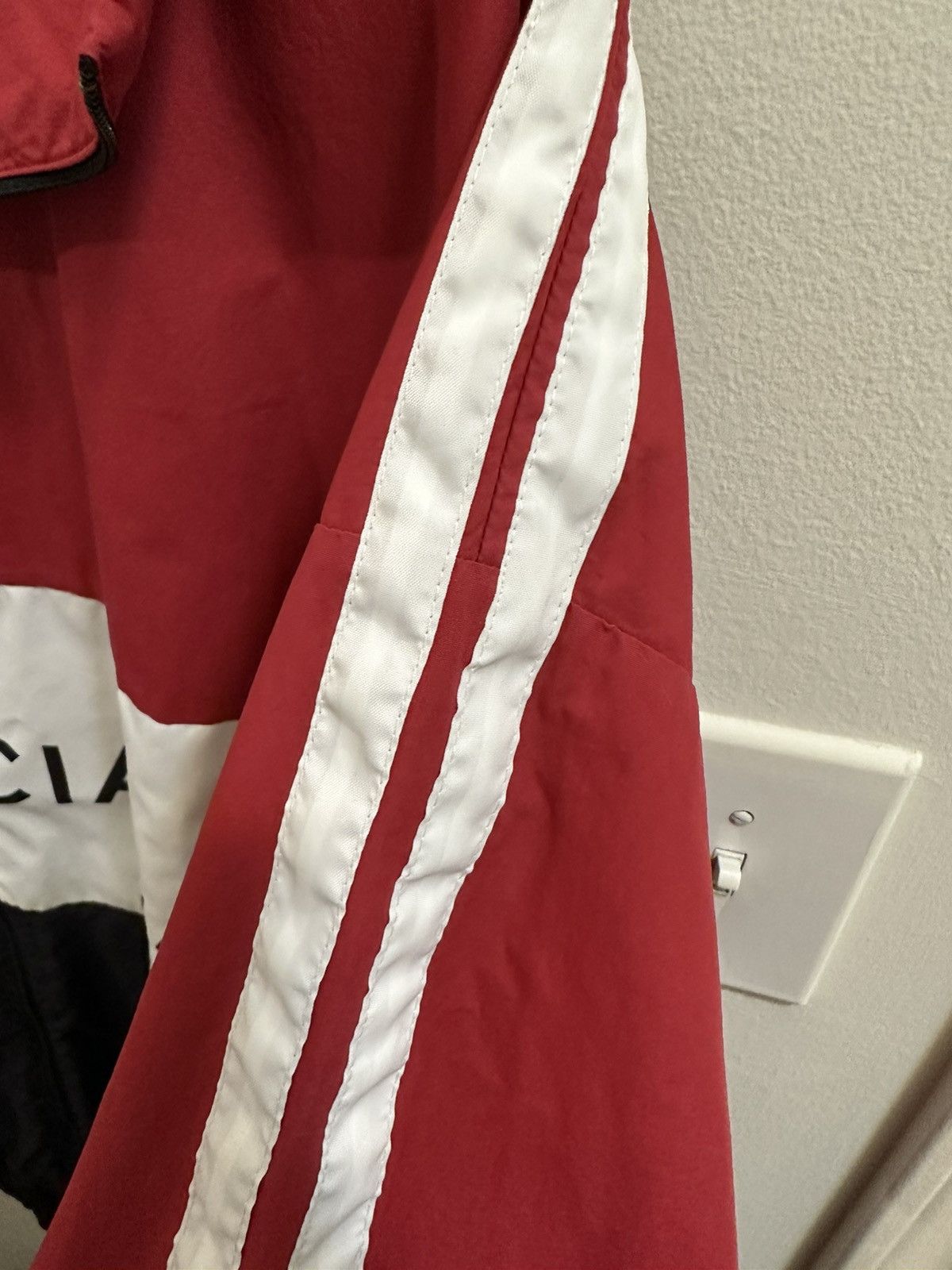 Balenciaga Balenciaga Red Zip-up Logo Track Jacket Windbreaker Size US L / EU 52-54 / 3 - 4 Thumbnail