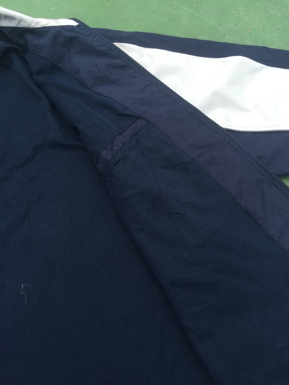 Champion Vintage Champion Oversized Script Logo Windbreaker Size US L / EU 52-54 / 3 - 12 Thumbnail