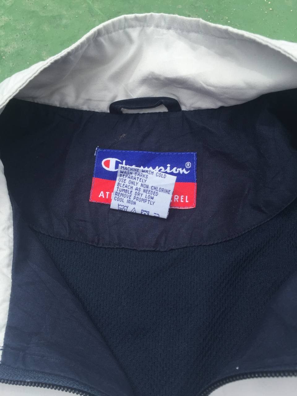 Champion Vintage Champion Oversized Script Logo Windbreaker Size US L / EU 52-54 / 3 - 9 Thumbnail