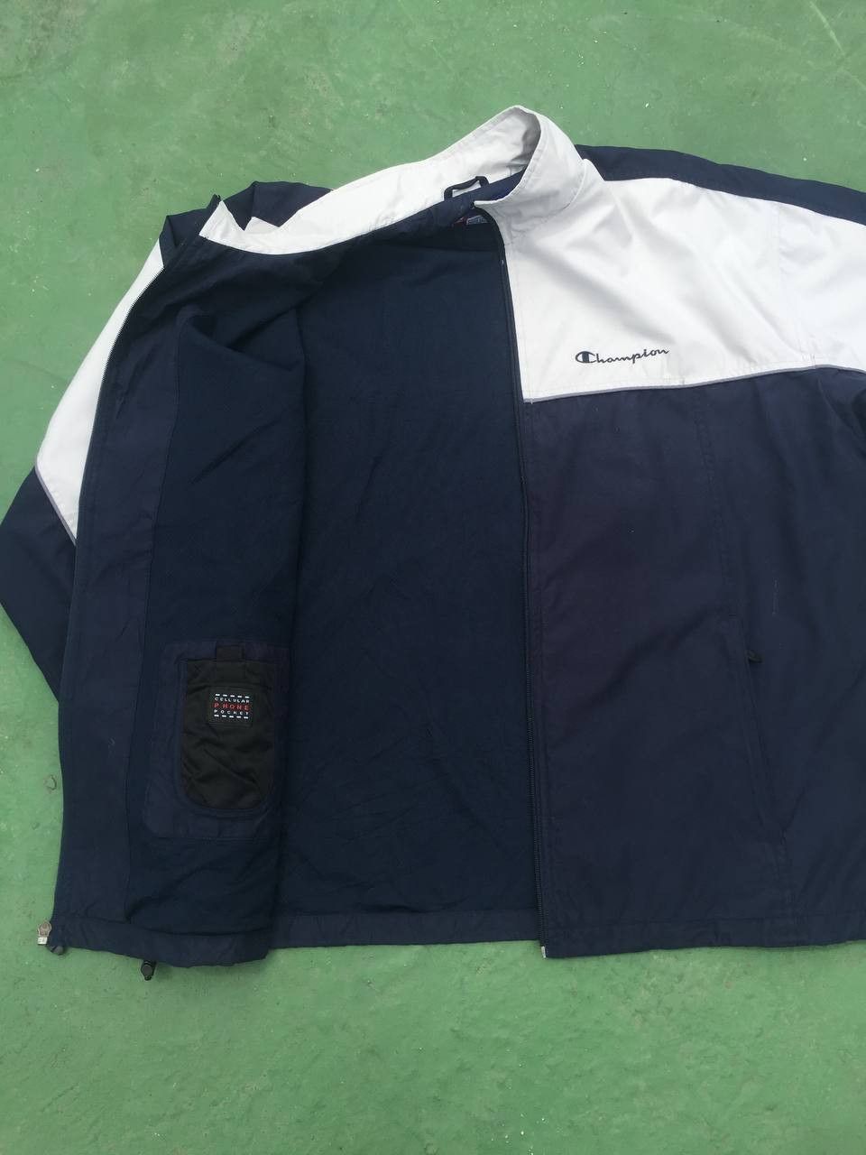 Champion Vintage Champion Oversized Script Logo Windbreaker Size US L / EU 52-54 / 3 - 10 Thumbnail