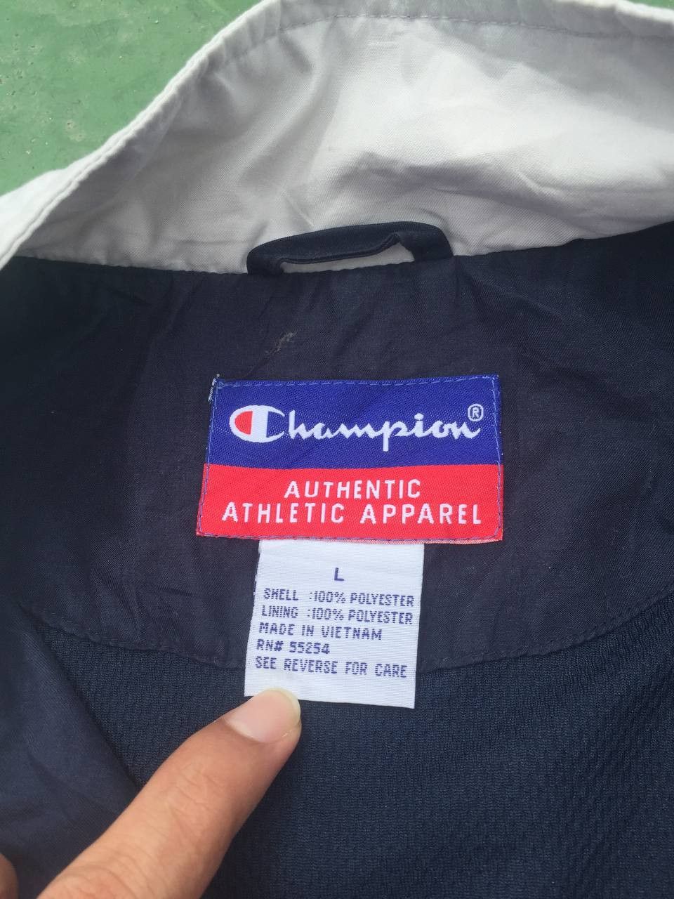 Champion Vintage Champion Oversized Script Logo Windbreaker Size US L / EU 52-54 / 3 - 8 Thumbnail