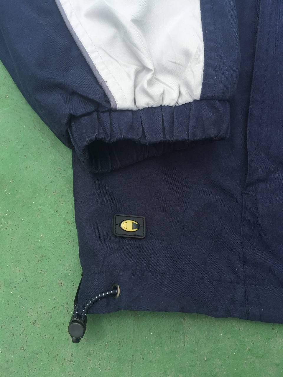 Champion Vintage Champion Oversized Script Logo Windbreaker Size US L / EU 52-54 / 3 - 5 Thumbnail
